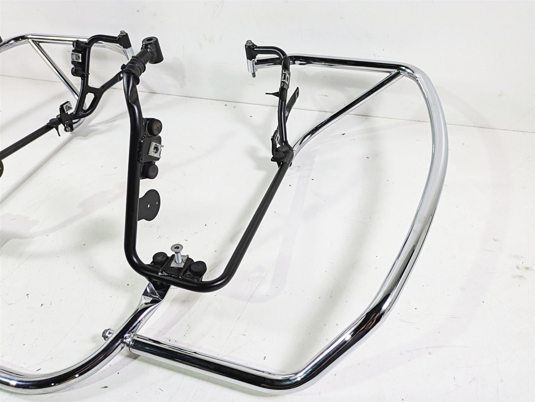 2014 Moto Guzzi California 1400 Touring Rear Saddlebag Guard Rail Set B063626 {{ shop.shopifyCountryName }} - Mototech271