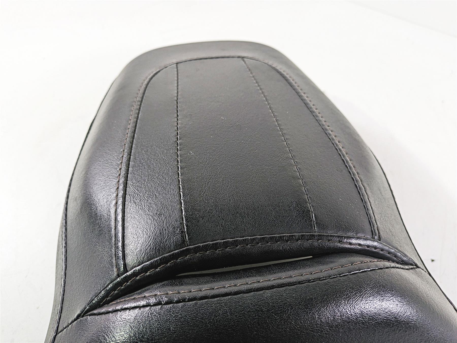 2020 Harley Touring FLHT Electra Glide Front Rider Low Seat Saddle 52000060 {{ shop.shopifyCountryName }} - Mototech271