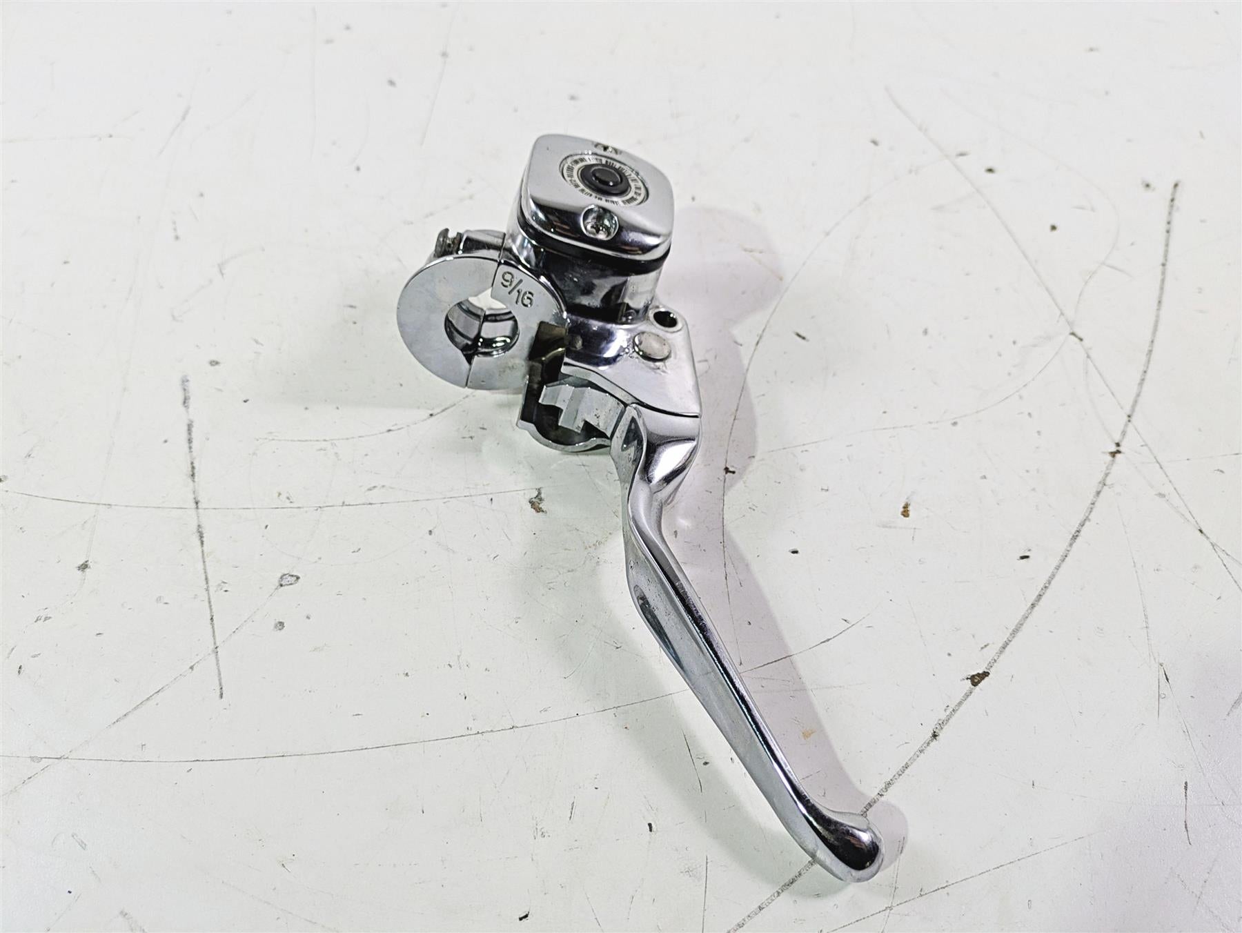 2007 Harley FXDWG Dyna Wide Glide Front Brake Master Cylinder 9/16 45029-11D {{ shop.shopifyCountryName }} - Mototech271