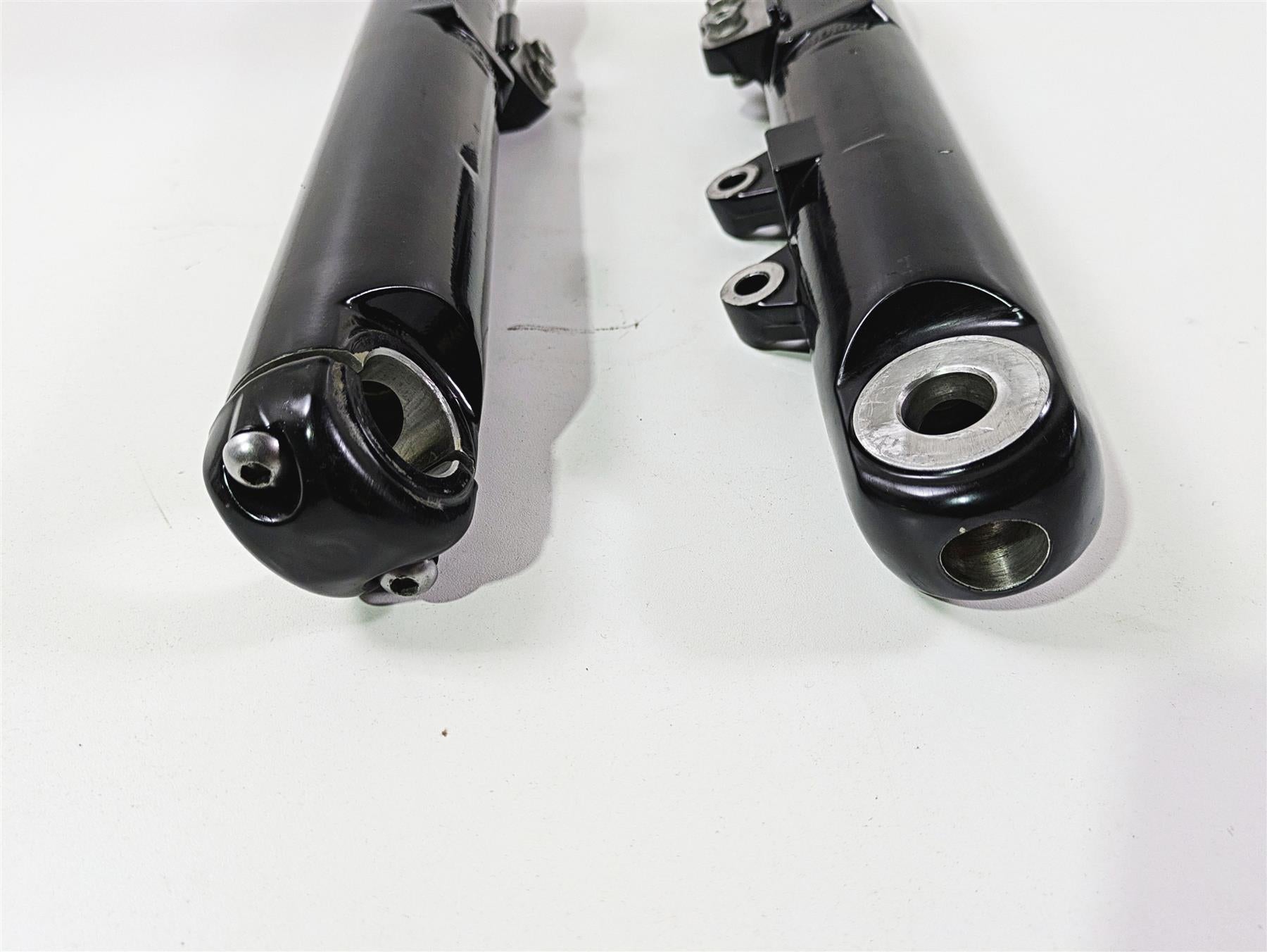 2011 Harley FXDC Dyna Super Glide Showa Front Fork Lowers 49 46607-06A 46608-06B {{ shop.shopifyCountryName }} - Mototech271