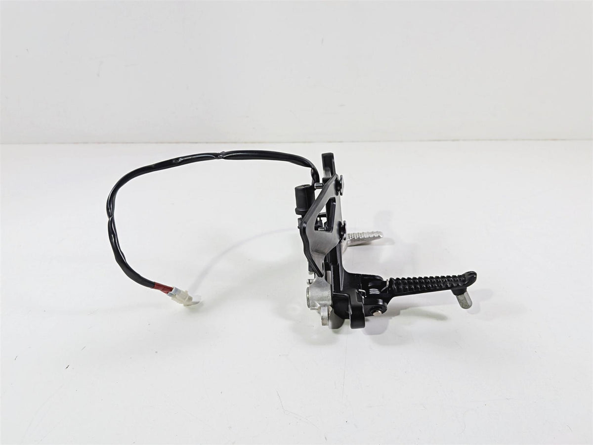 2022 Yamaha YZF R1 R1M RN65 Front Right Foot Peg & Brake Pedal 2CR-27443-00-00-Mototech271
