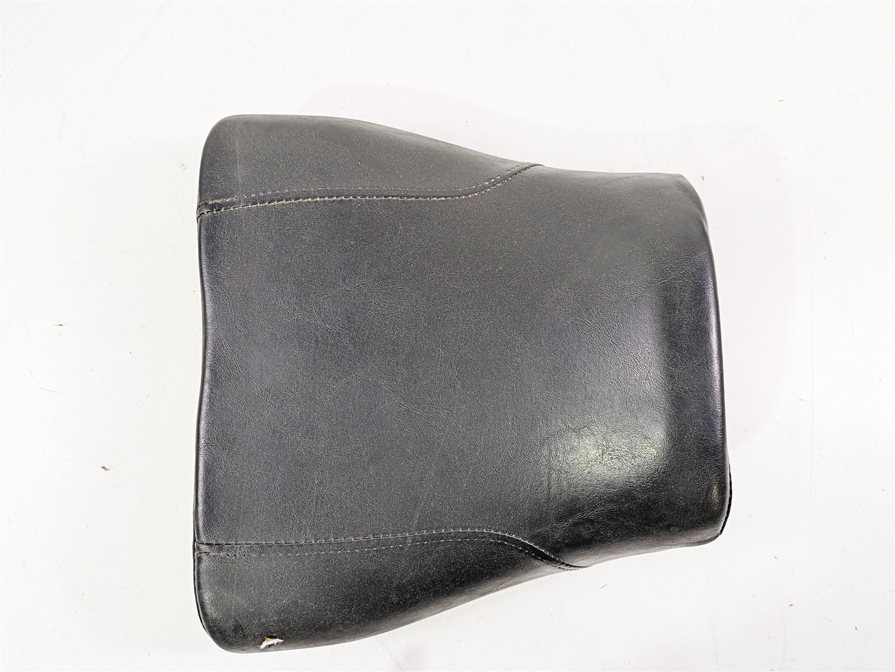2013 Harley VRSCF Muscle Rod Front Driver Rider Seat Saddle - Read 52433-09 {{ shop.shopifyCountryName }} - Mototech271