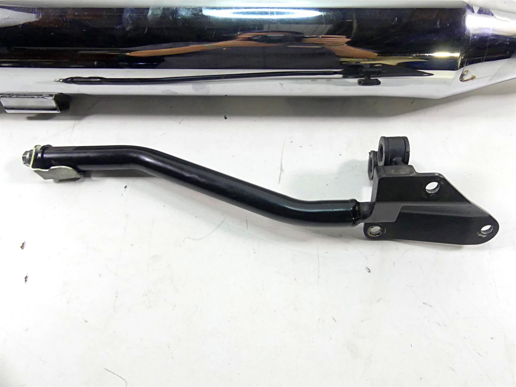 2015 Harley VRSCF Muscle V-Rod Left Exhaust Slip On Muffler + Mount 65616-09 {{ shop.shopifyCountryName }} - Mototech271