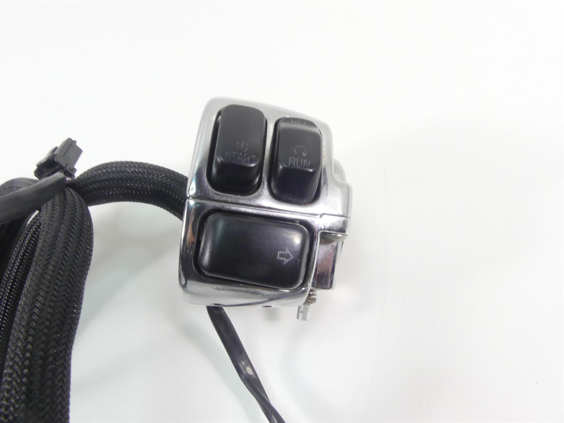 2009 Harley Dyna FXDF SE CVO Fat Bob Chrome Hand Control Switch Set 71682-06A {{ shop.shopifyCountryName }} - Mototech271