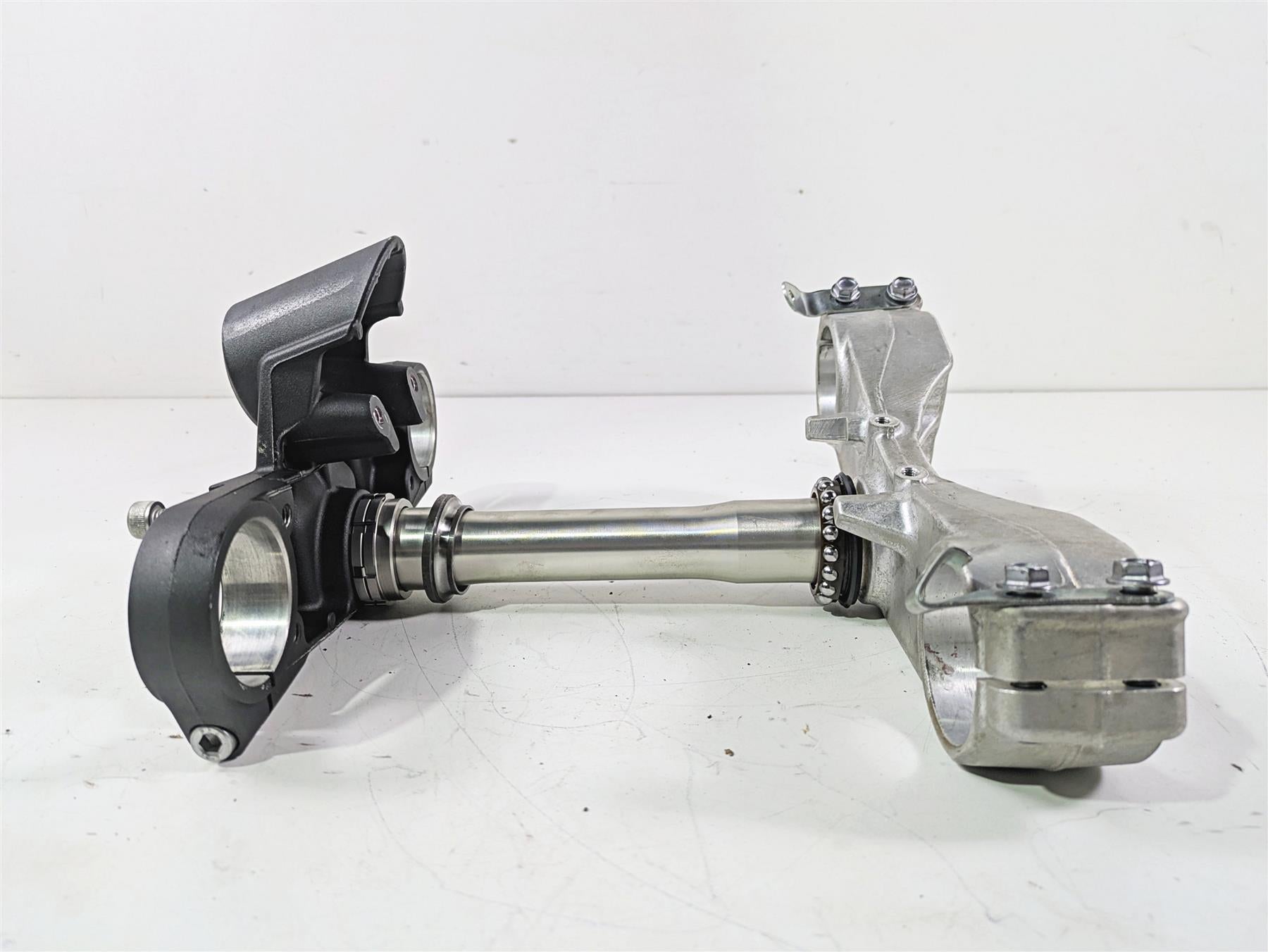 2023 Kawasaki ZX1400 ZX14R Ninja Upper Lower Triple Tree Set 44037-0039 {{ shop.shopifyCountryName }} - Mototech271
