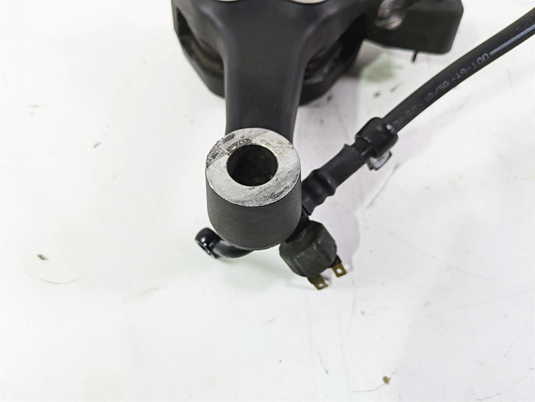 2002 Harley Dyna FXDL Low Rider Rear Brake Caliper + Line Hose 44017-00D {{ shop.shopifyCountryName }} - Mototech271