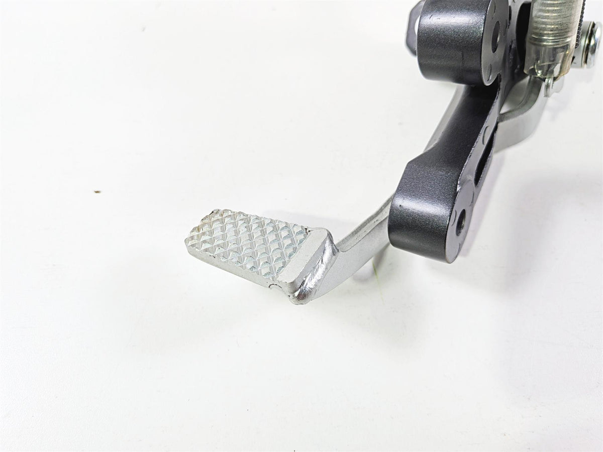 2025 Yamaha YZF R7 Right Foot Peg Mount & Brake Pedal BEB-27443-00 BEB-27211-00 {{ shop.shopifyCountryName }} - Mototech271