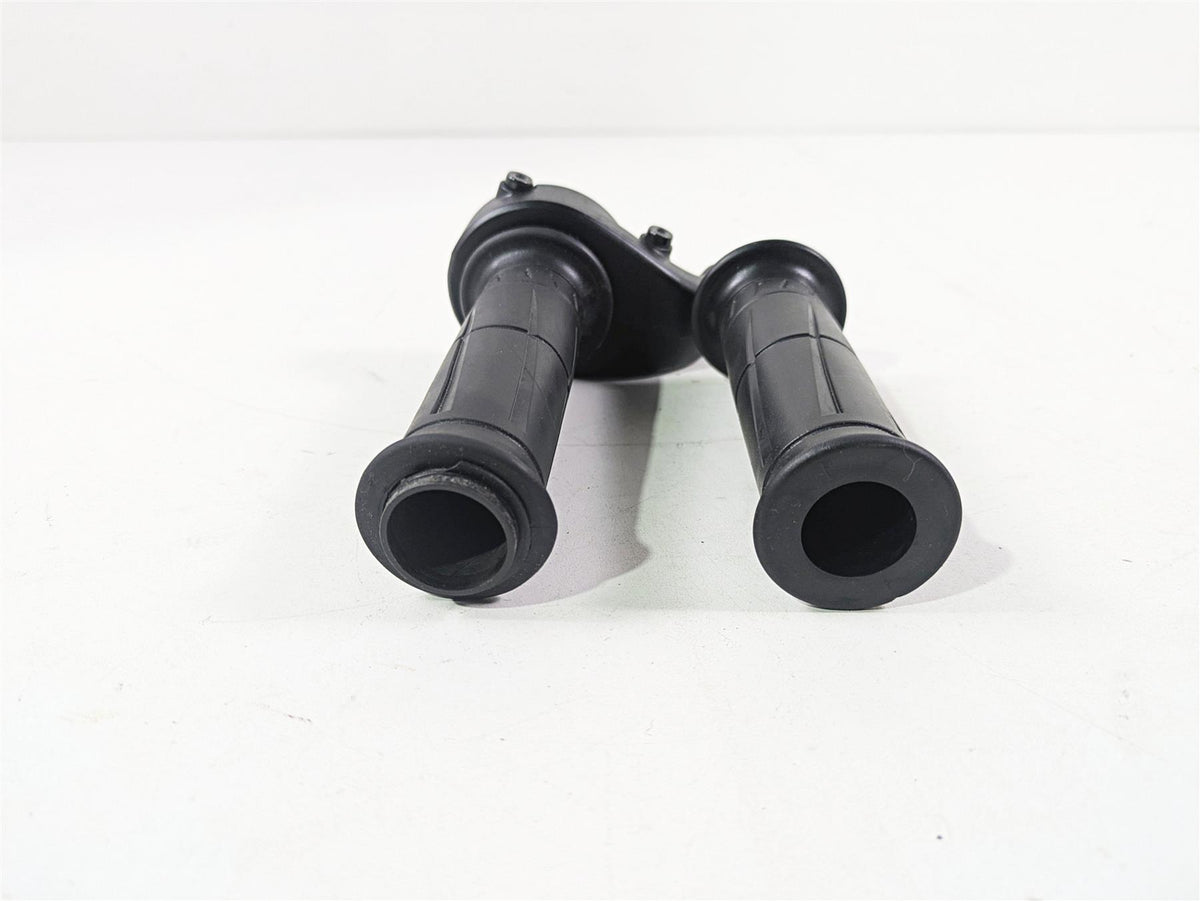 2024 Kawasaki ZX6R ZX636 Ninja Throttle Grip Handle Set 46019-0020 {{ shop.shopifyCountryName }} - Mototech271