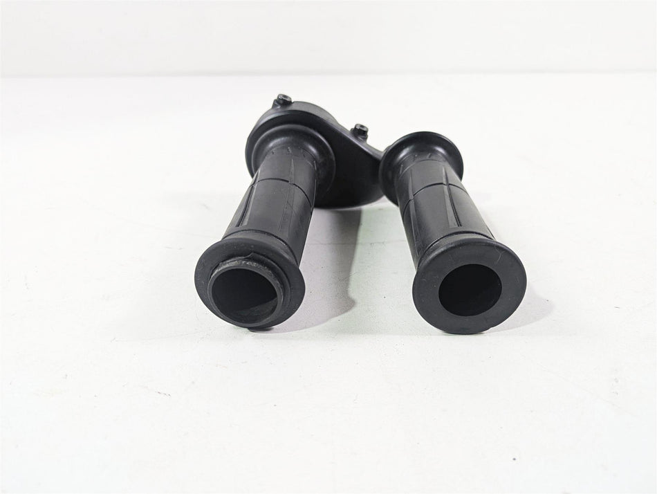 2024 Kawasaki ZX6R ZX636 Ninja Throttle Grip Handle Set 46019-0020 {{ shop.shopifyCountryName }} - Mototech271
