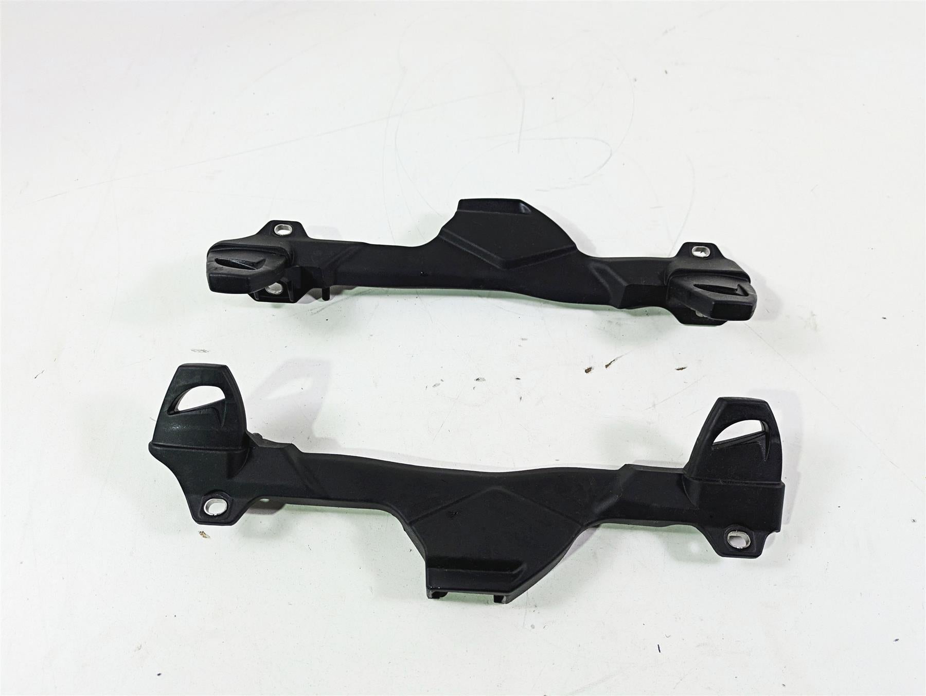 2009 BMW R1200RT K26 Saddlebag Holder Bracket Set 46547699903 46547699904 {{ shop.shopifyCountryName }} - Mototech271