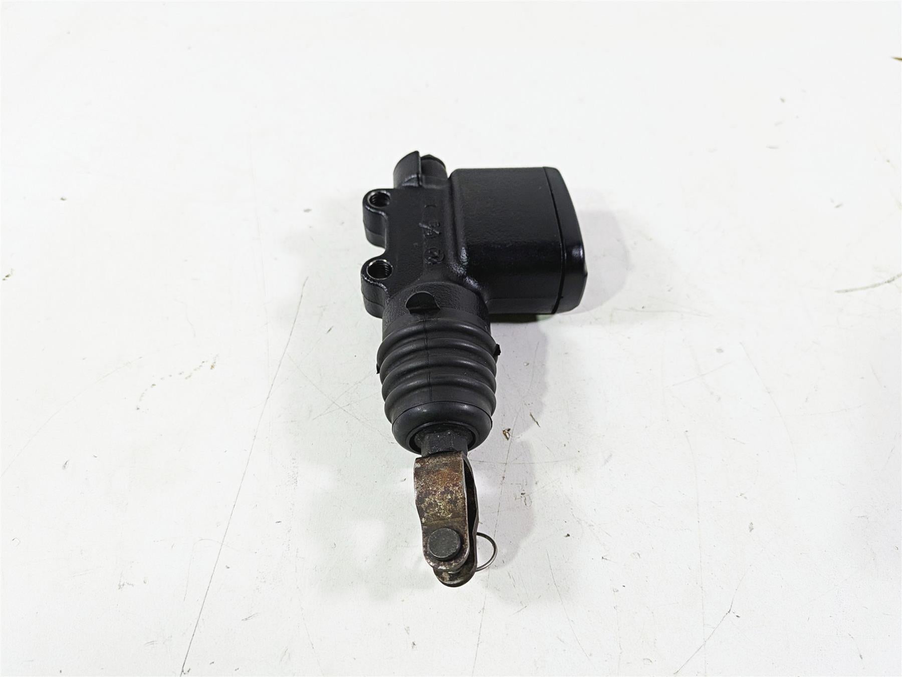 2018 Harley Softail FXFBS Fat Bob Rear Brake Master Cylinder 5/8" 41700460 {{ shop.shopifyCountryName }} - Mototech271