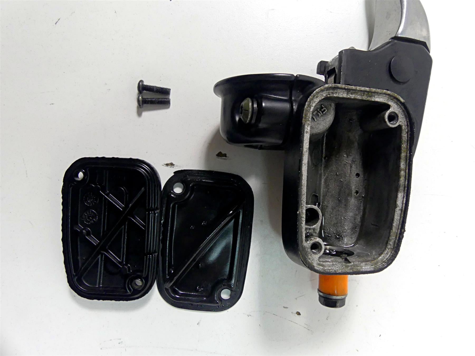 2013 Harley VRSCF Muscle Vrod Clutch Master Cylinder + Lever 11/16" 38744-09B {{ shop.shopifyCountryName }} - Mototech271