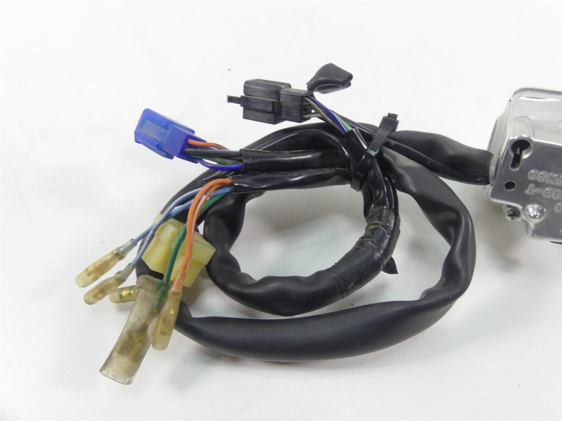 2002 Honda VTX1800 C Left Hand Light Blinker Horn Control Switch 35020-MCH-000 {{ shop.shopifyCountryName }} - Mototech271