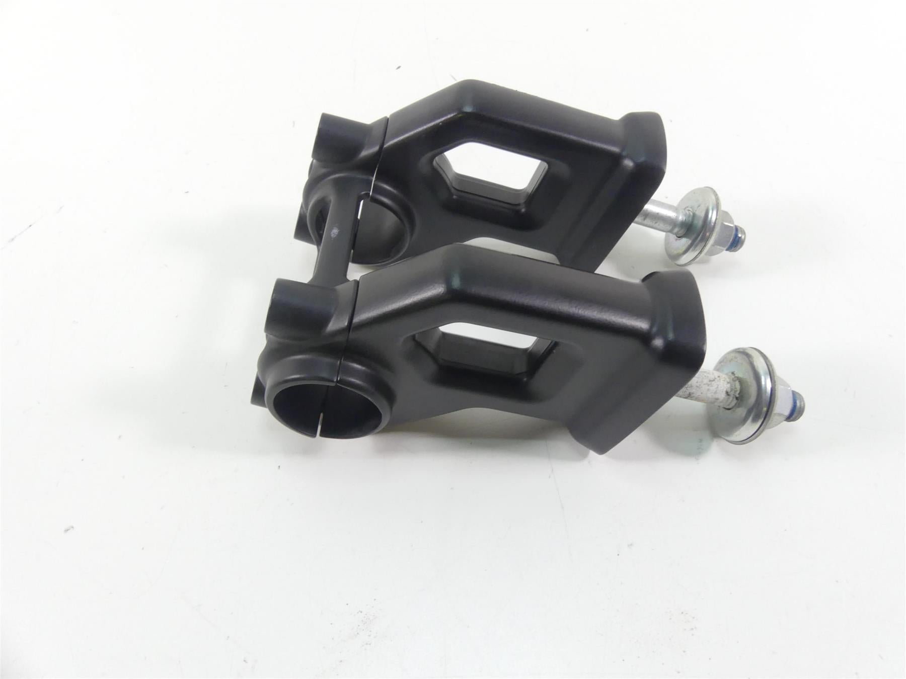 2018 Harley Softail FXFB Fat Bob Handlebar Riser Holder Clamp Set 1.5" 55900112 {{ shop.shopifyCountryName }} - Mototech271