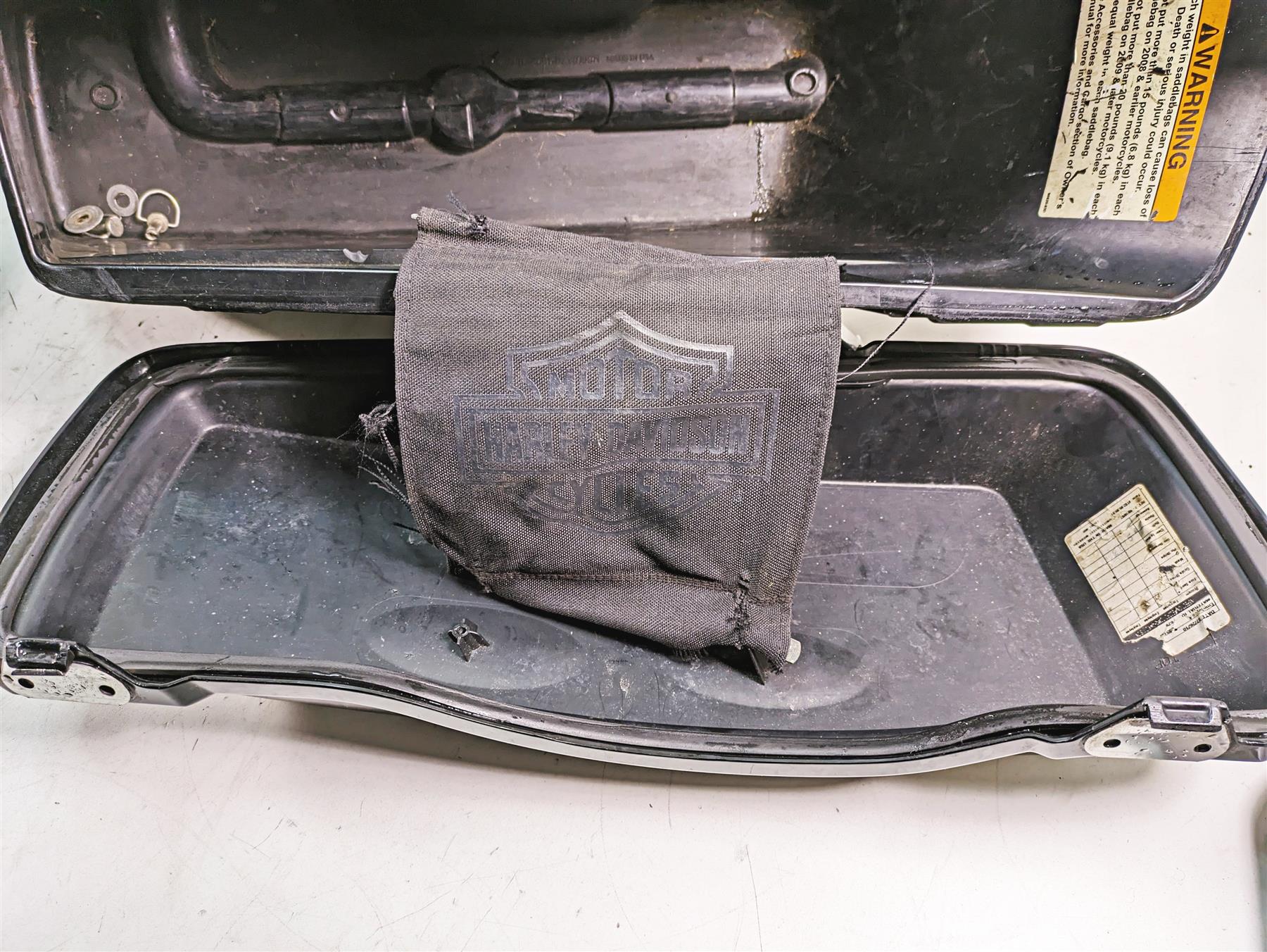 2011 Harley Touring FLHR Road King Saddlebag Saddle Bag Set 91139-09 {{ shop.shopifyCountryName }} - Mototech271