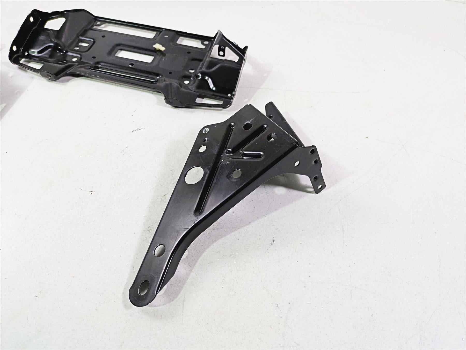 2015 Harley Touring FLHTKL Electra Glide Front Fairing Mount Holder 57000169A {{ shop.shopifyCountryName }} - Mototech271