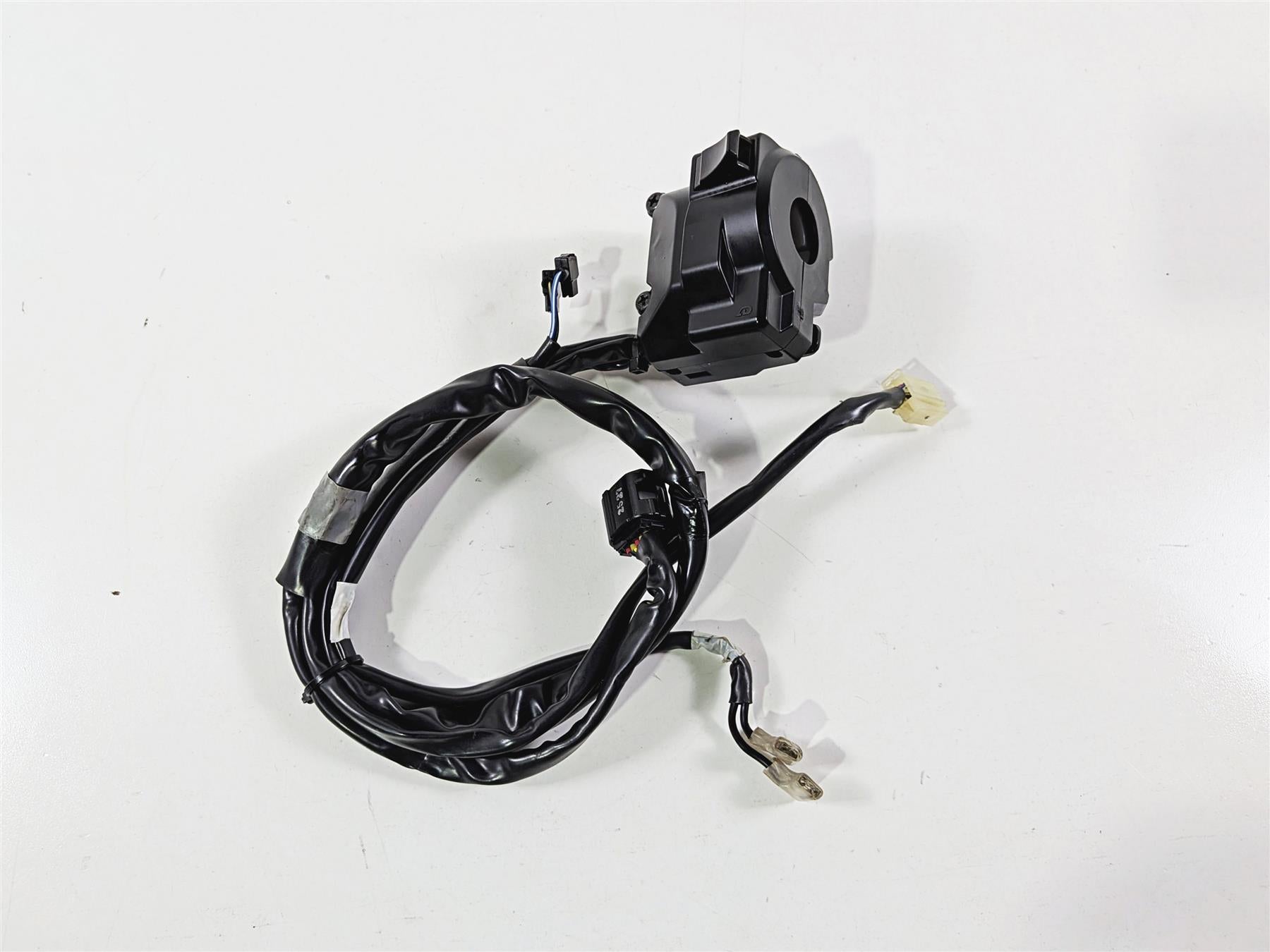 2022 Yamaha YZF R1 R1M RN65 Left Hand Mode Light Control Switch B3L-83969-01-00-Mototech271