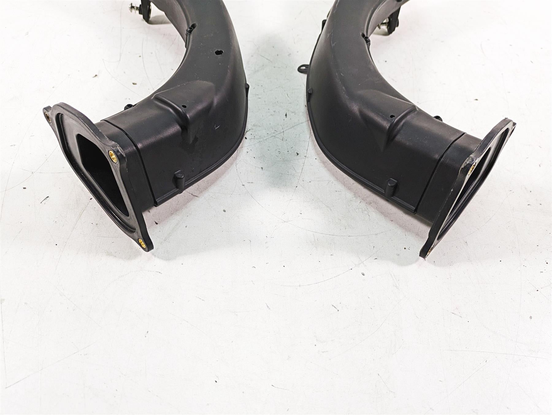 2013 MV Agusta F3 675 ERA Air Inlet Duct Scoop Ram Set 8A00B5465 8000B5464 {{ shop.shopifyCountryName }} - Mototech271
