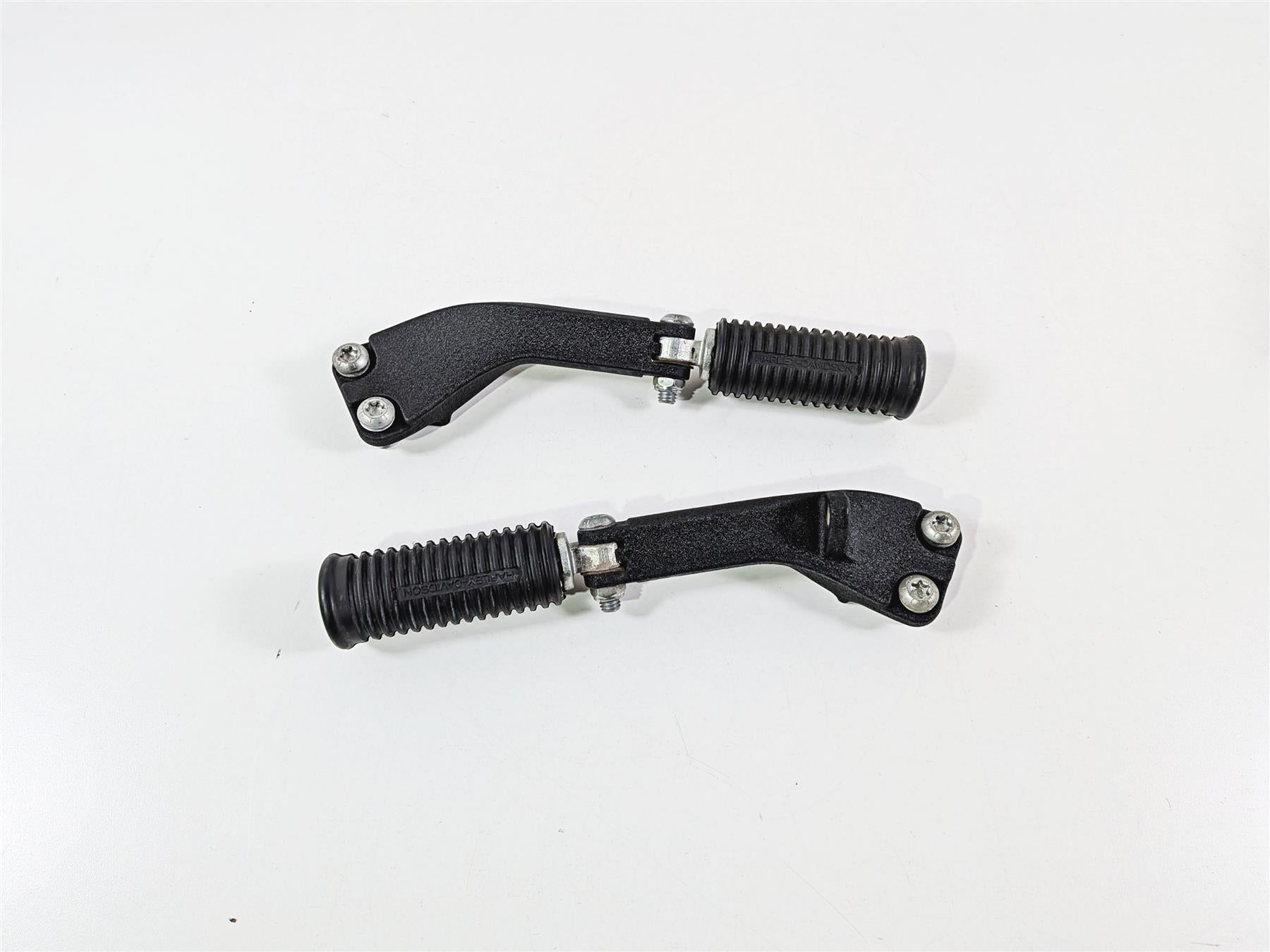 2011 Harley FXDF Dyna Fat Bob Rear Passenger Footpeg Set 49230-06 49224-06A {{ shop.shopifyCountryName }} - Mototech271