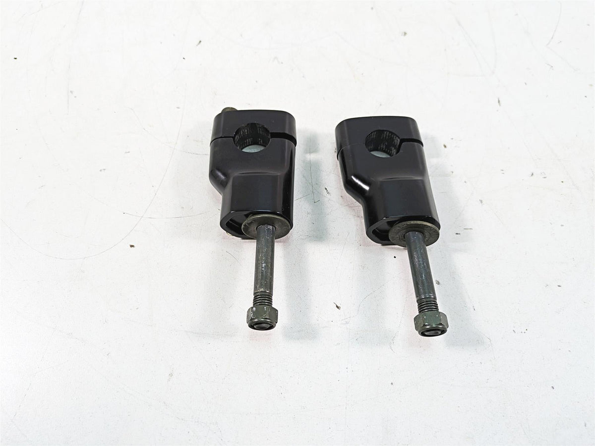 2002 Yamaha FZ1 FZS1000 Fazer Handlebar Riser Holder Set 5LV-23442-01-00 {{ shop.shopifyCountryName }} - Mototech271