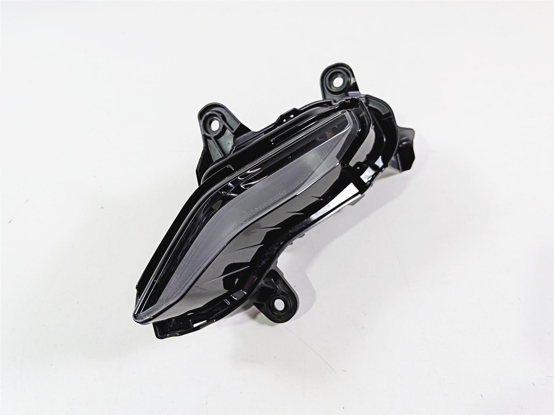 2025 Yamaha YZF R7 Nice Left Pilot Headlight Running Lamp BEB-84301-00-00 {{ shop.shopifyCountryName }} - Mototech271
