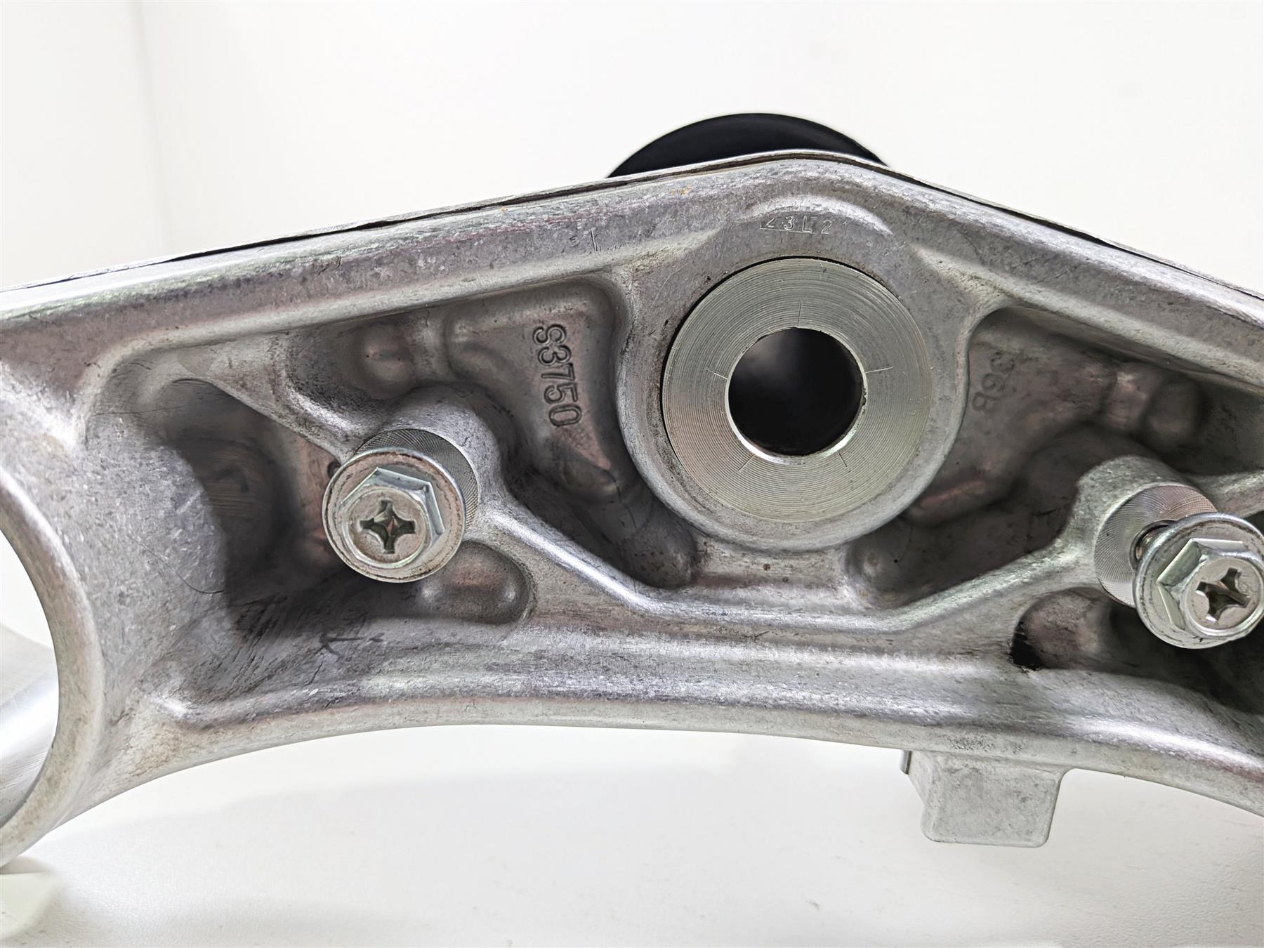 2024 Suzuki GSXR600 Upper Lower Triple Tree Set 2K 51410-01H10 51311-01H00 {{ shop.shopifyCountryName }} - Mototech271