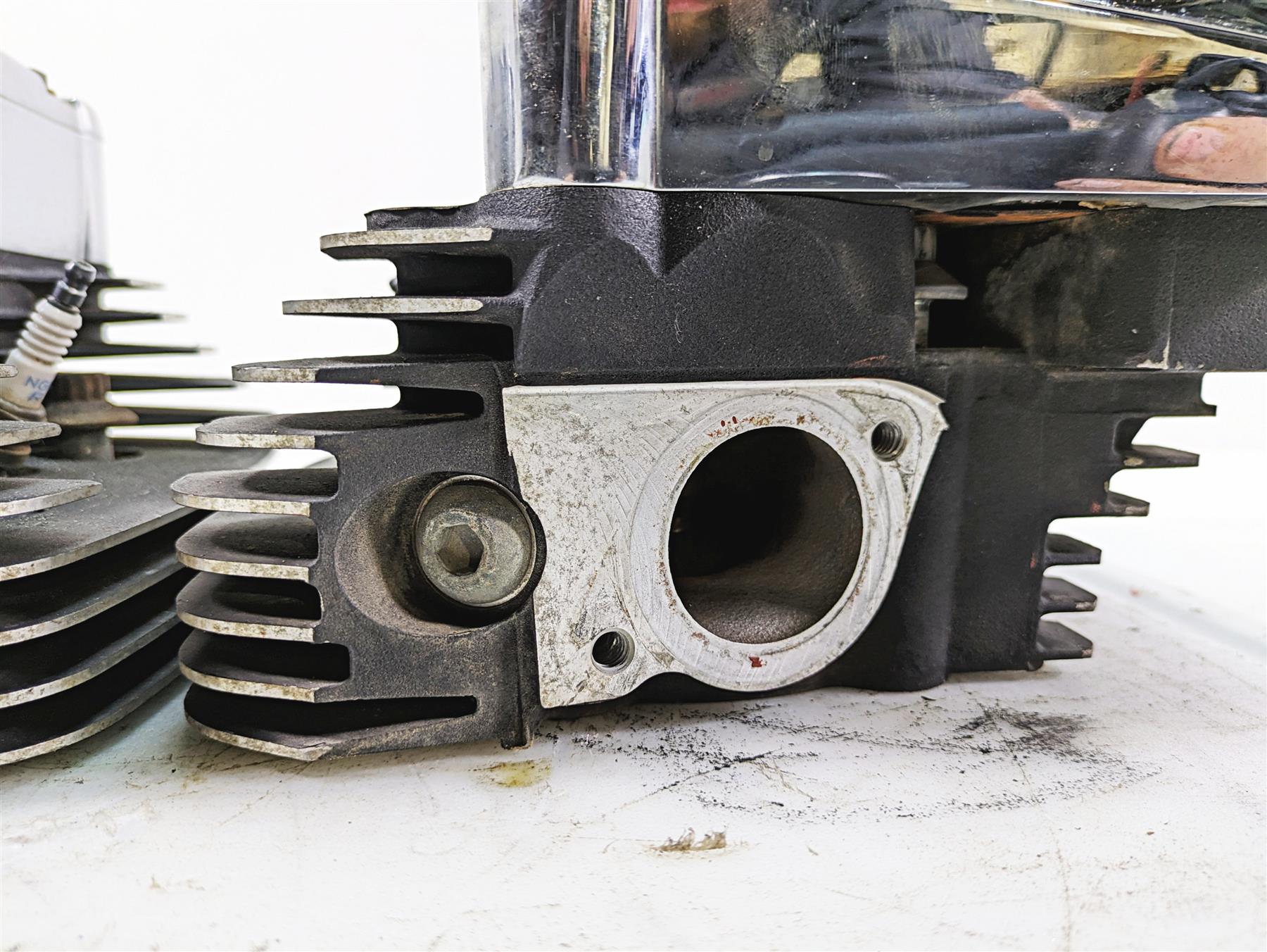 1999 Harley Touring FLHTC Electra Glide Cylinder Head Set For Parts 16722-99 {{ shop.shopifyCountryName }} - Mototech271
