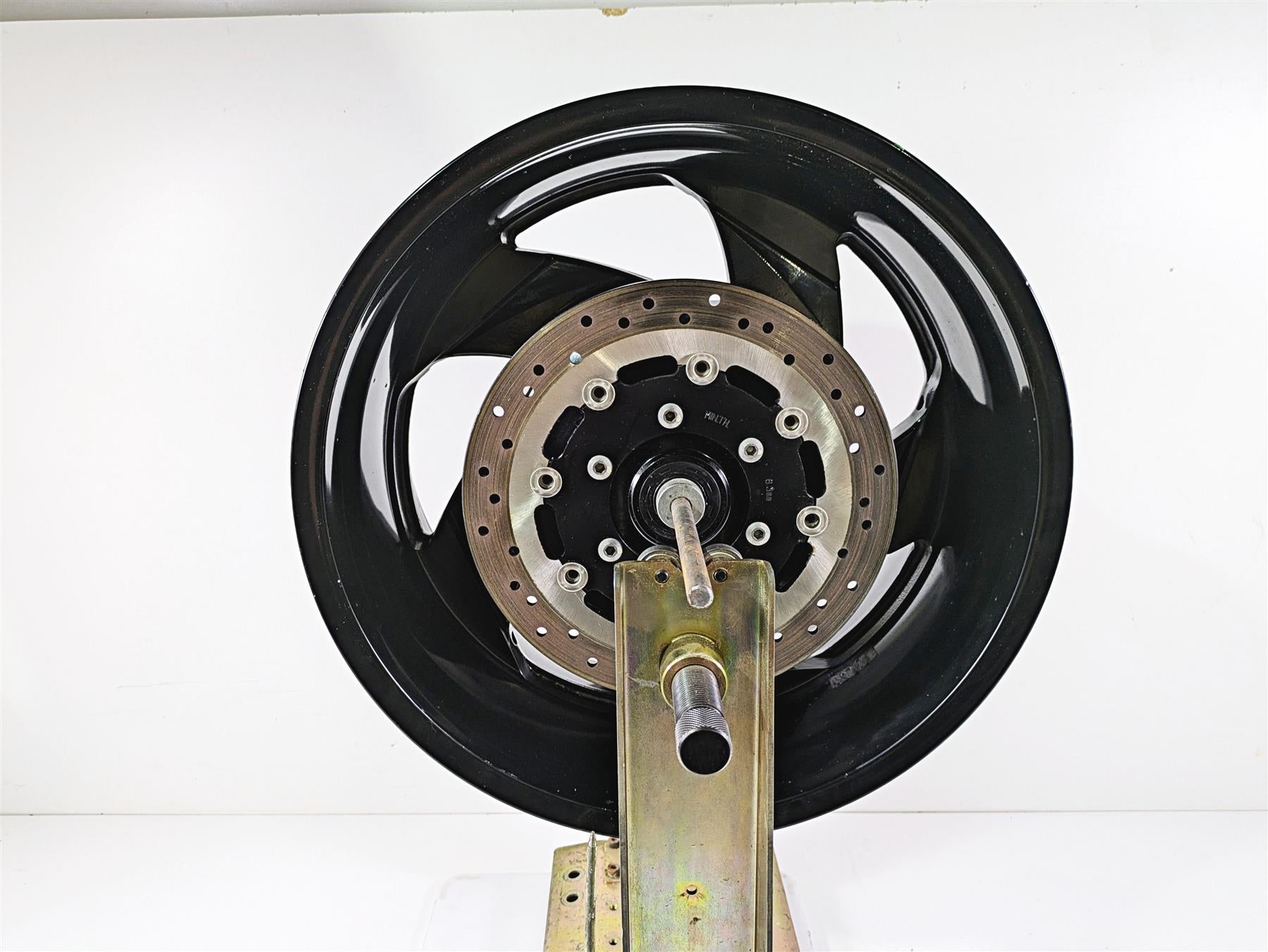 2016 Suzuki M109R VZR1800 Boulevard Straight 18 x8.5 Rear Wheel 64100-48820-019 {{ shop.shopifyCountryName }} - Mototech271