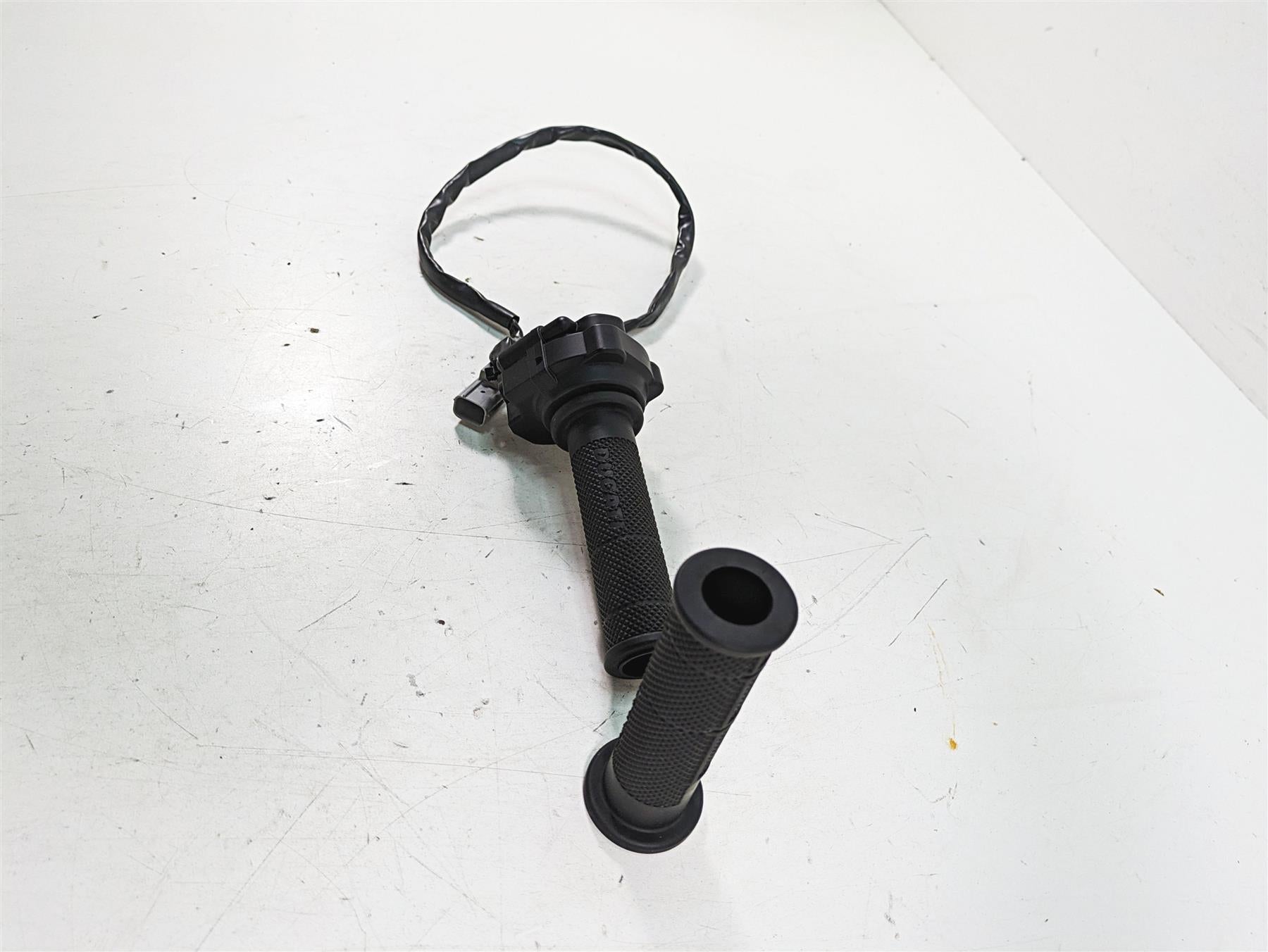 2020 Ducati Scrambler 1100 Sport Pro Ride Fly By Wire Throttle Grip 66020141A {{ shop.shopifyCountryName }} - Mototech271
