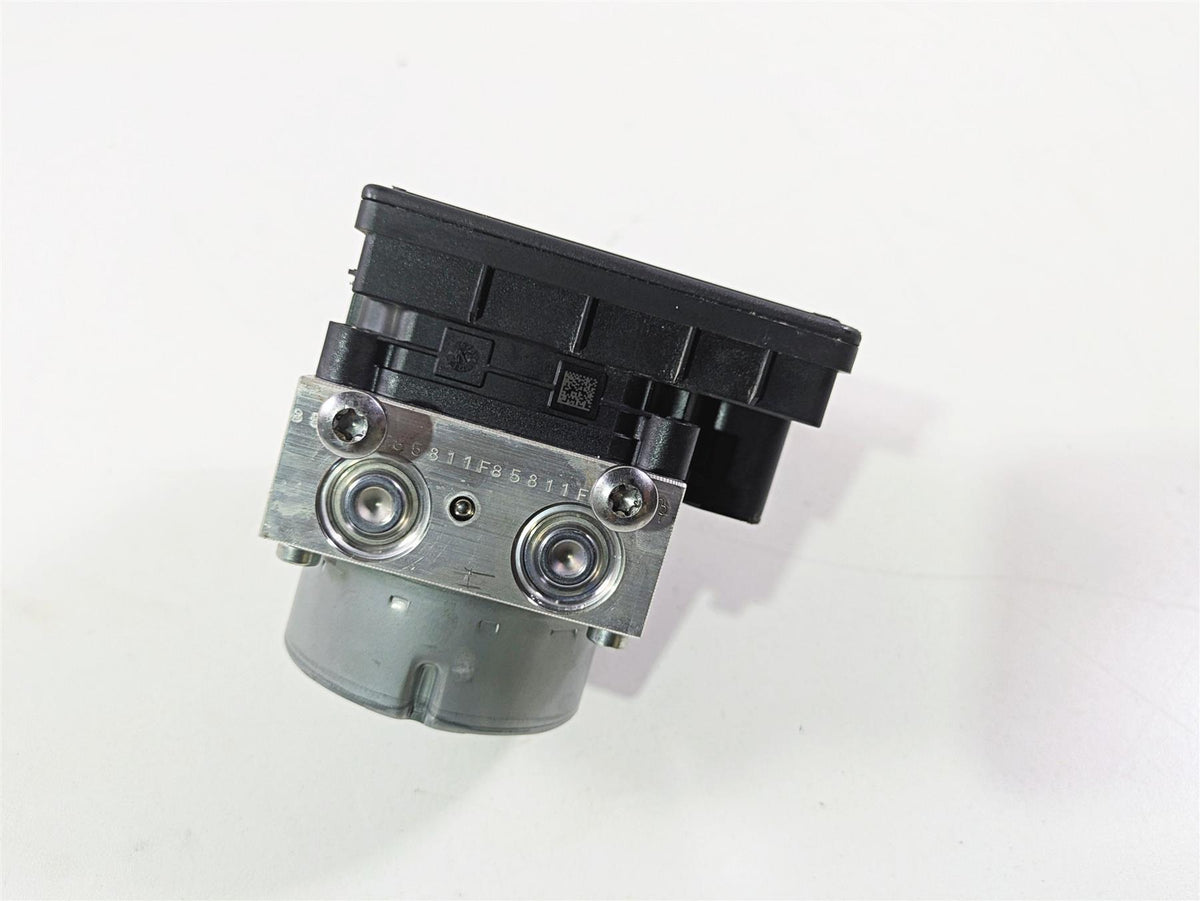 2024 Triumph Street Triple 765 R Abs Brake Pump Unit Module - Read T2029325 {{ shop.shopifyCountryName }} - Mototech271
