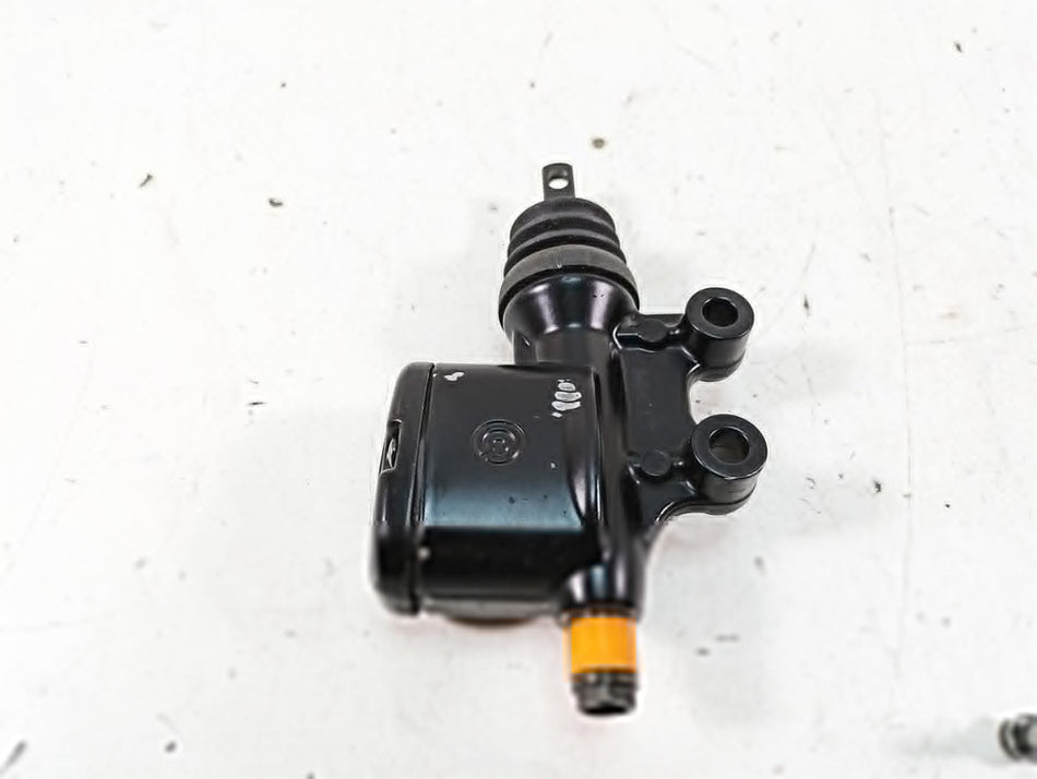 2008 Harley FLHTCU Electra Glide Brembo Rear Brake Master Cylinder 41763-08C {{ shop.shopifyCountryName }} - Mototech271