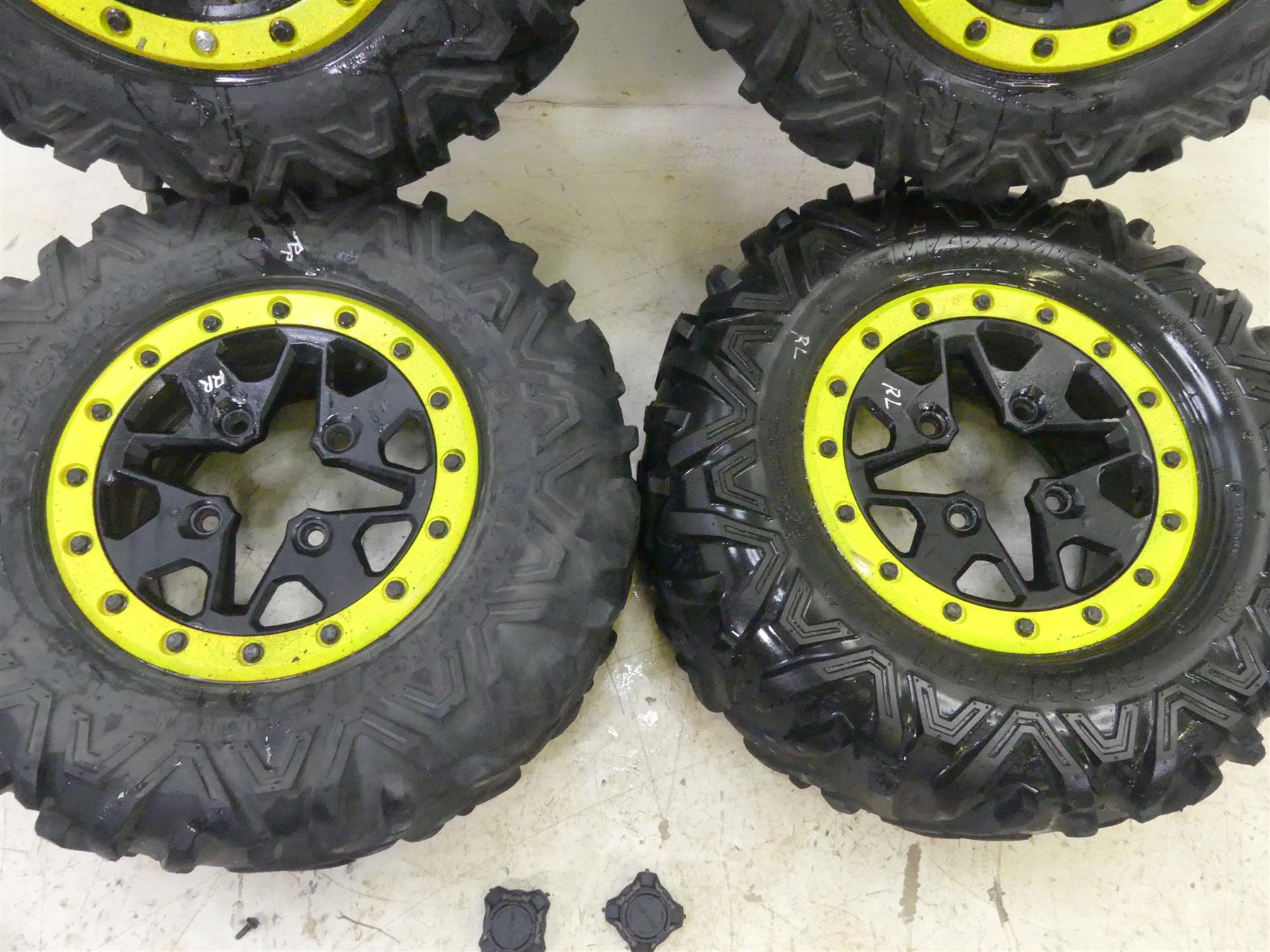 2017 Can Am Maverick X3 XDS Turbo R Oem Wheel Maxxis Tire Set -Read 705401965 {{ shop.shopifyCountryName }} - Mototech271