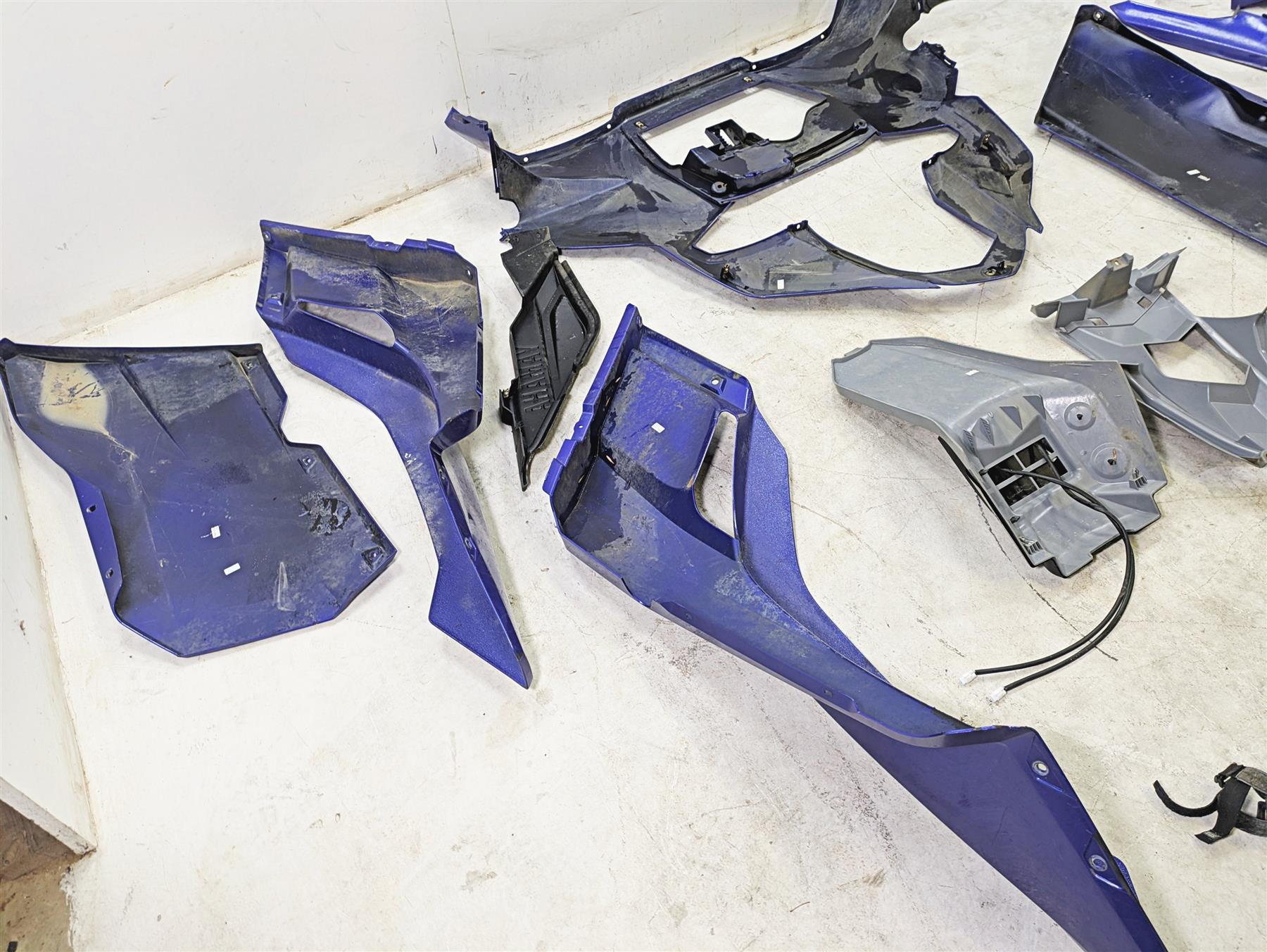 2020 Yamaha YXZ1000 R SS XTR Outer Plastic Fairing Cover Fender Hood 2HC-F1511 {{ shop.shopifyCountryName }} - Mototech271
