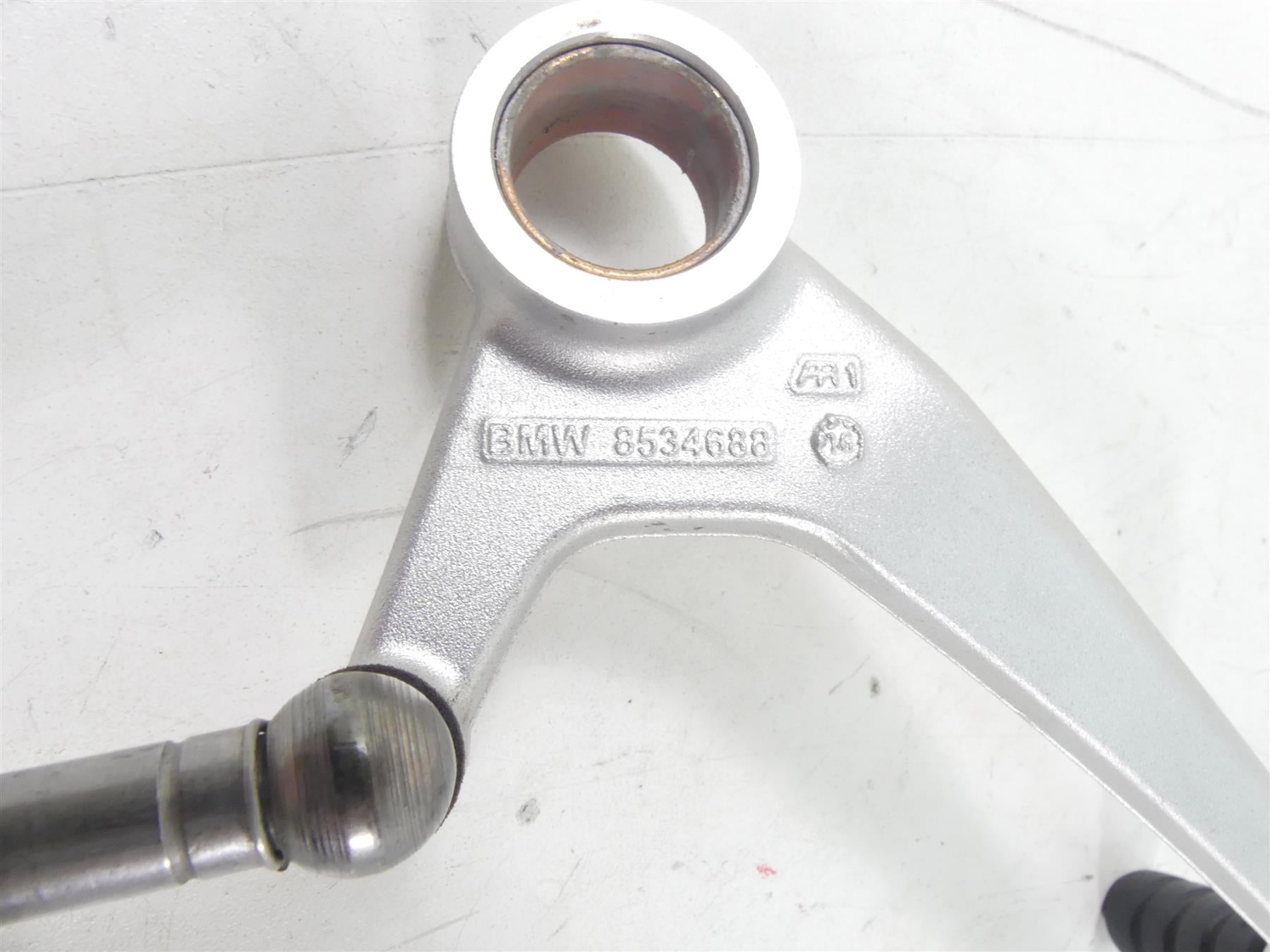 2017 BMW R1200RT K52 Front Left Footpeg & Shifter 46718535641 46718560383 {{ shop.shopifyCountryName }} - Mototech271