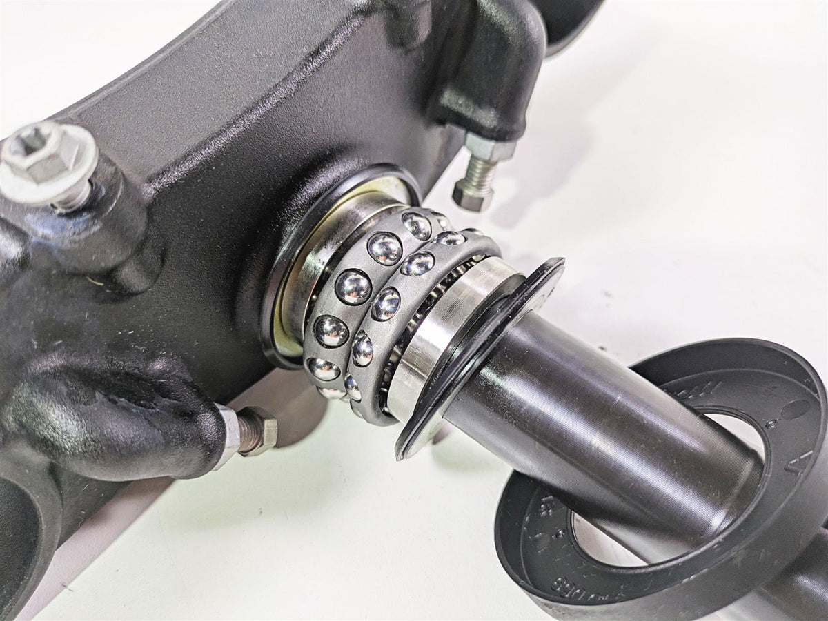 2017 KTM 1290 Super Duke GT Lower Triple Tree Steering Clamp 6140103202933S {{ shop.shopifyCountryName }} - Mototech271