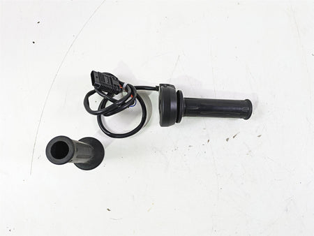 2023 BMW G310R K03 E-Throttle Hand Grip Set 61318382956 {{ shop.shopifyCountryName }} - Mototech271