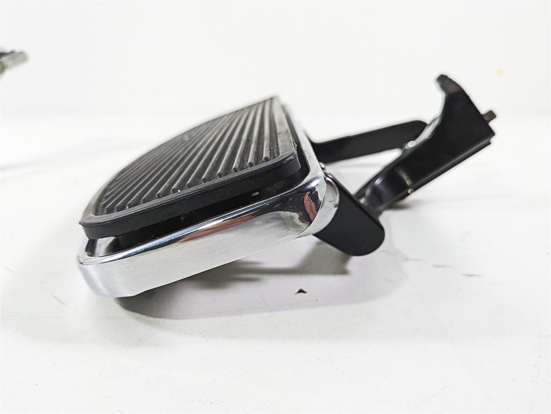 2020 Harley Touring FLHT Electra Glide Left Rider Floor Board & Shifter 50621-06 {{ shop.shopifyCountryName }} - Mototech271