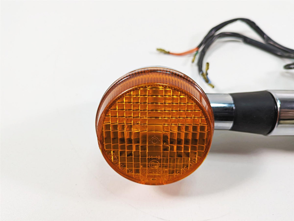 2006 Honda V-Twin VTX1300 R Front Blinker Turn Signal Set Bar 33490-MBA-000 {{ shop.shopifyCountryName }} - Mototech271