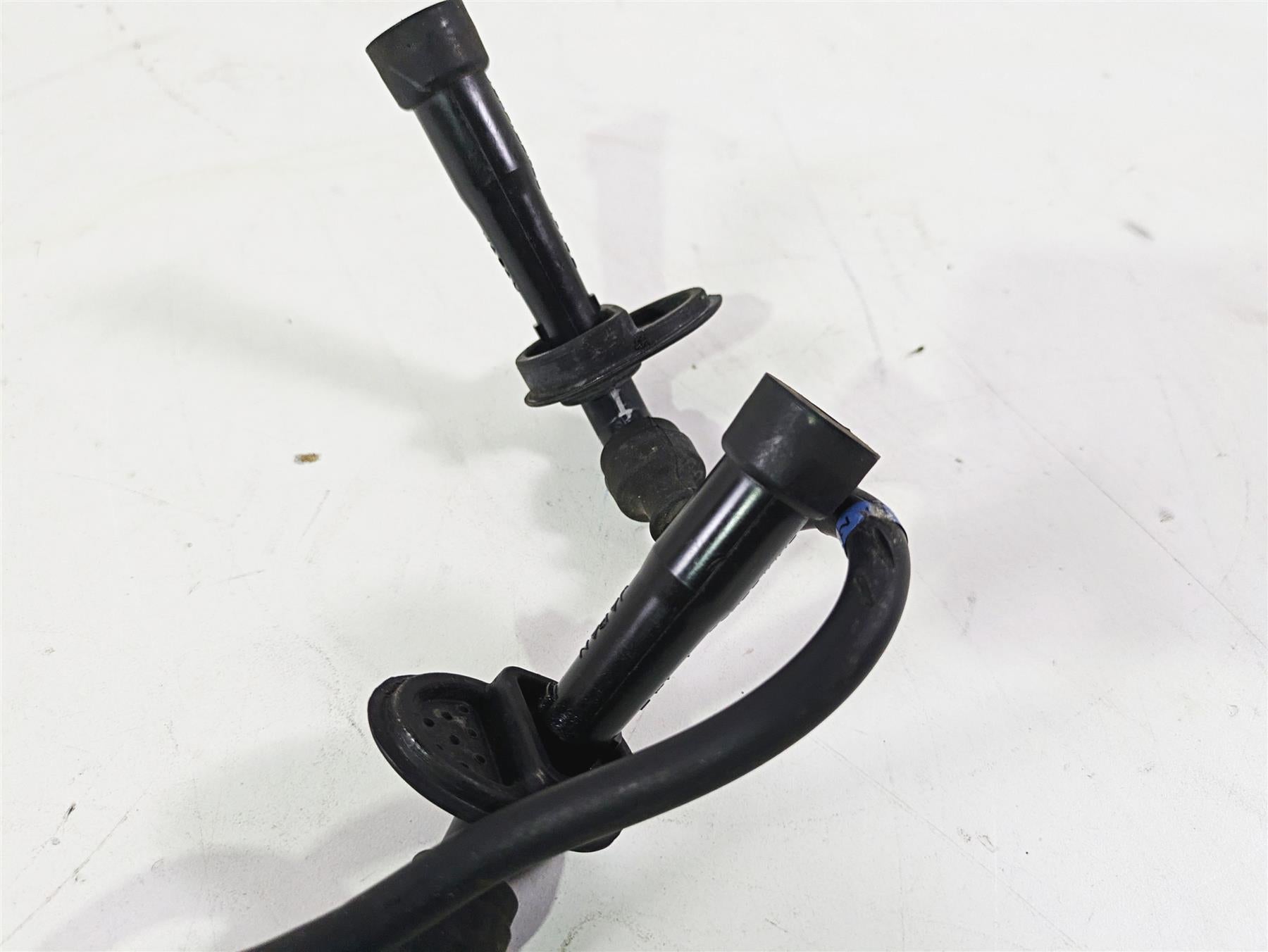 2003 Suzuki GSF1200 Bandit Denso Ignition Coil + Wiring & Plugs 33420-31F00 {{ shop.shopifyCountryName }} - Mototech271