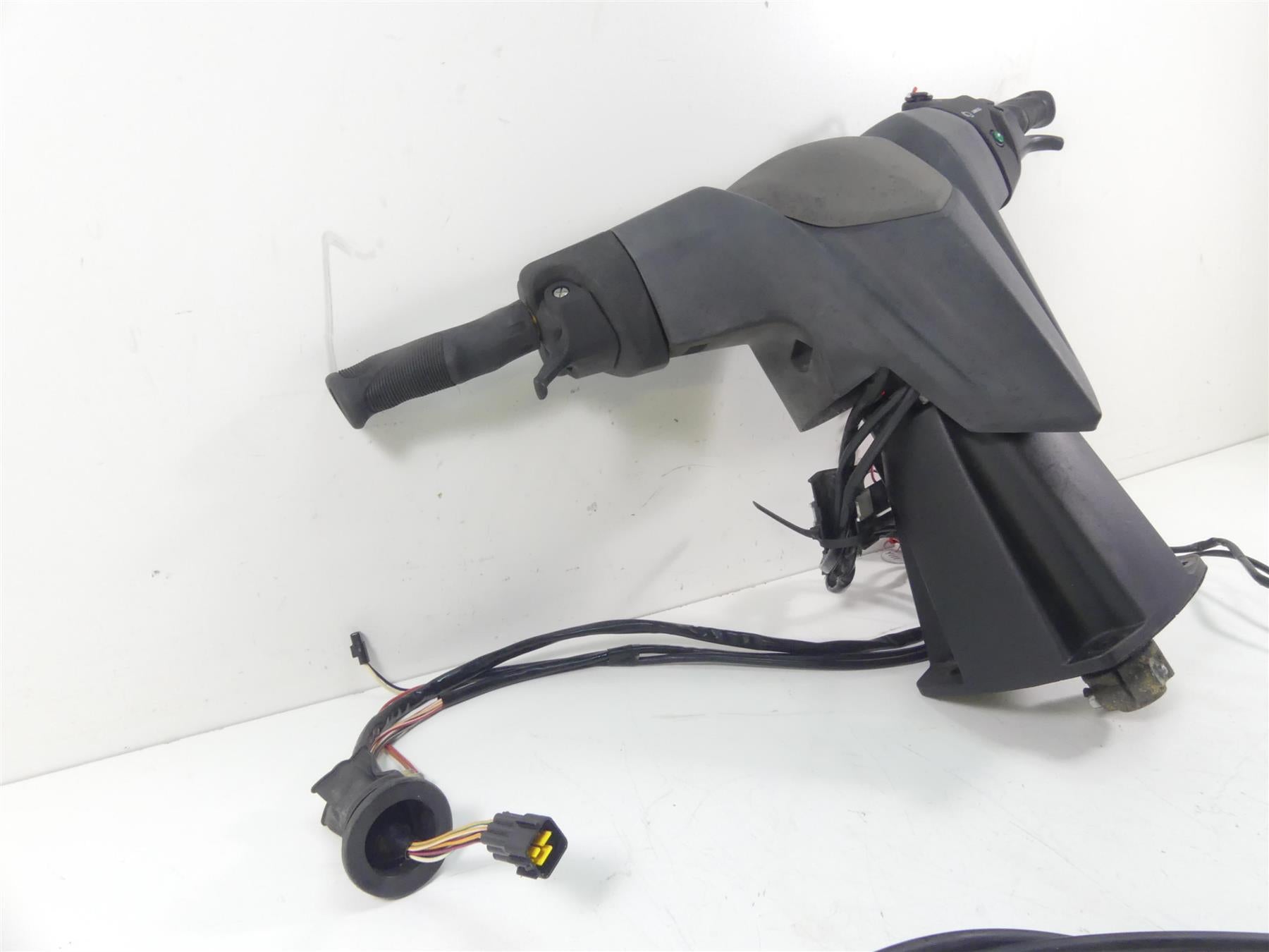 2017 Yamaha Waverunner VX 1050 CS Steering Handlebar + Switches F2X-61400-00-00 {{ shop.shopifyCountryName }} - Mototech271