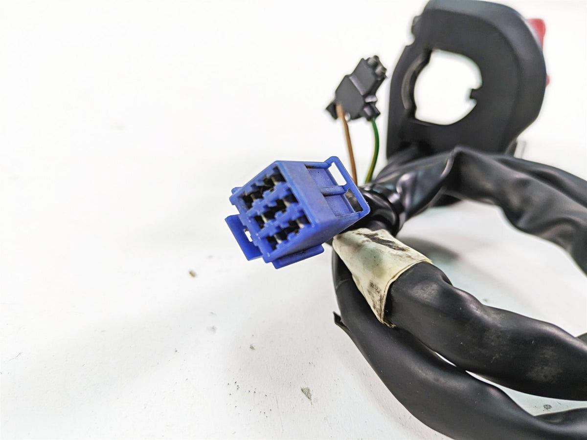 2007 Yamaha R1 YZFR1 Right Hand Kill Start Control Switch 4C8-83973-00-00 {{ shop.shopifyCountryName }} - Mototech271