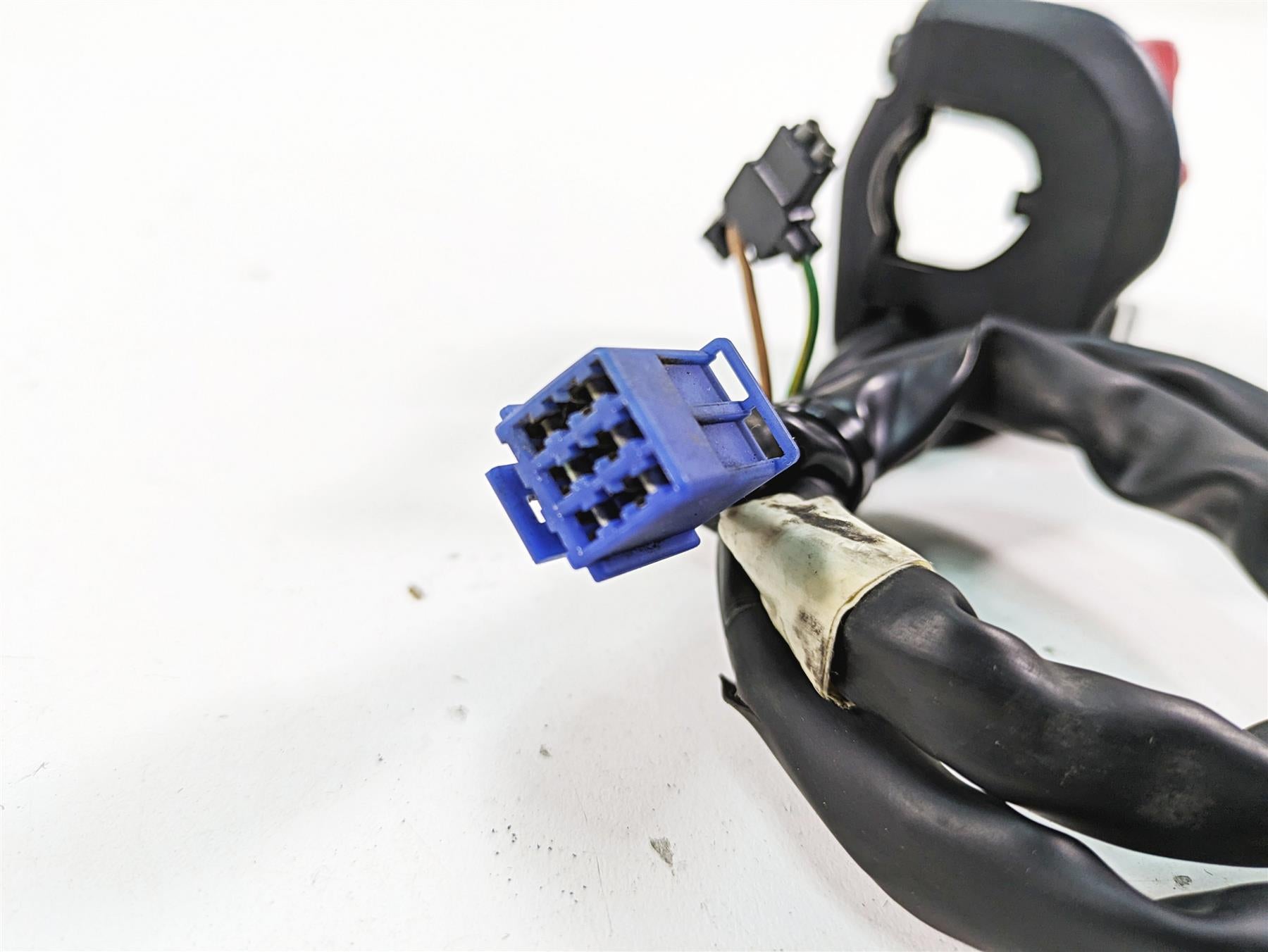 2007 Yamaha R1 YZFR1 Right Hand Kill Start Control Switch 4C8-83973-00-00 {{ shop.shopifyCountryName }} - Mototech271