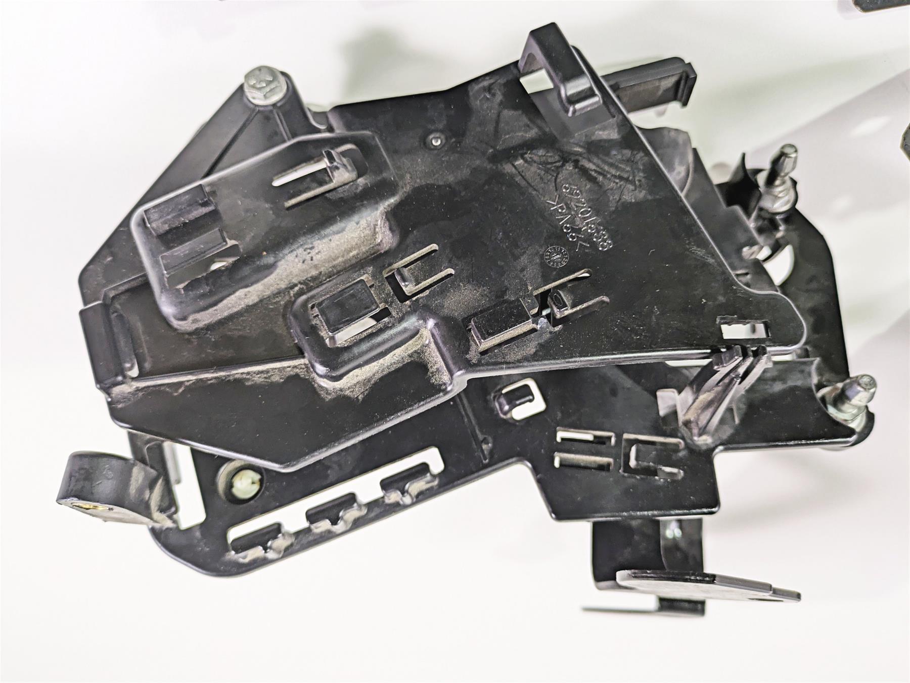 2019 Harley Softail FXDR 114 Battery & Electrical Holder Set 69201632 74700031 {{ shop.shopifyCountryName }} - Mototech271