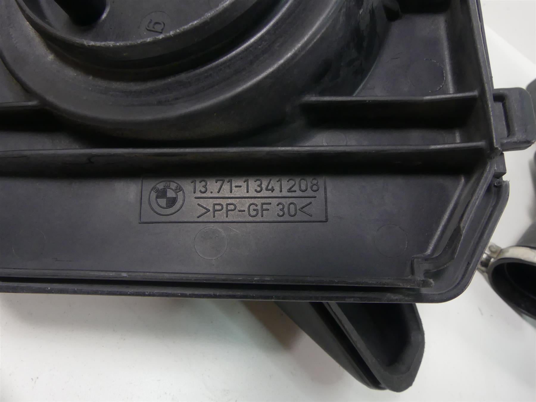 2001 BMW R1150 GS R21 Air Filter Cleaner Box Tubes & Front Ram 13711341527 {{ shop.shopifyCountryName }} - Mototech271