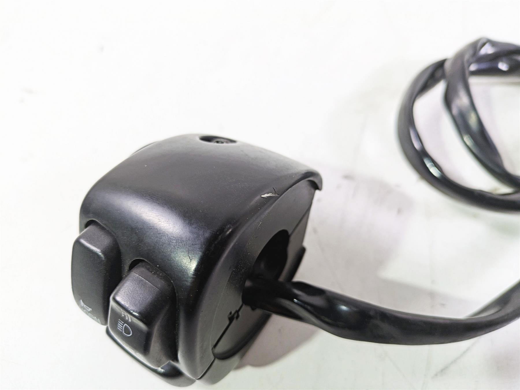 2002 Harley Dyna FXDL Low Rider Left Hand Control Switch 71682-06A {{ shop.shopifyCountryName }} - Mototech271