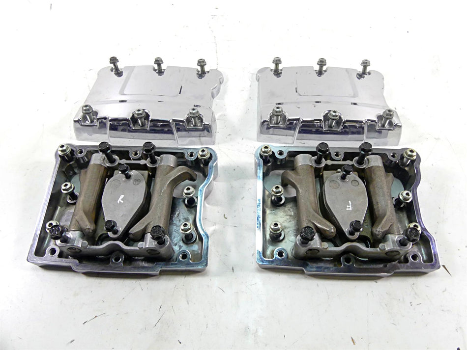 2002 Harley Touring FLHTC Electra Glide Rocker Box Chrome Valve Cover 17543-99 {{ shop.shopifyCountryName }} - Mototech271