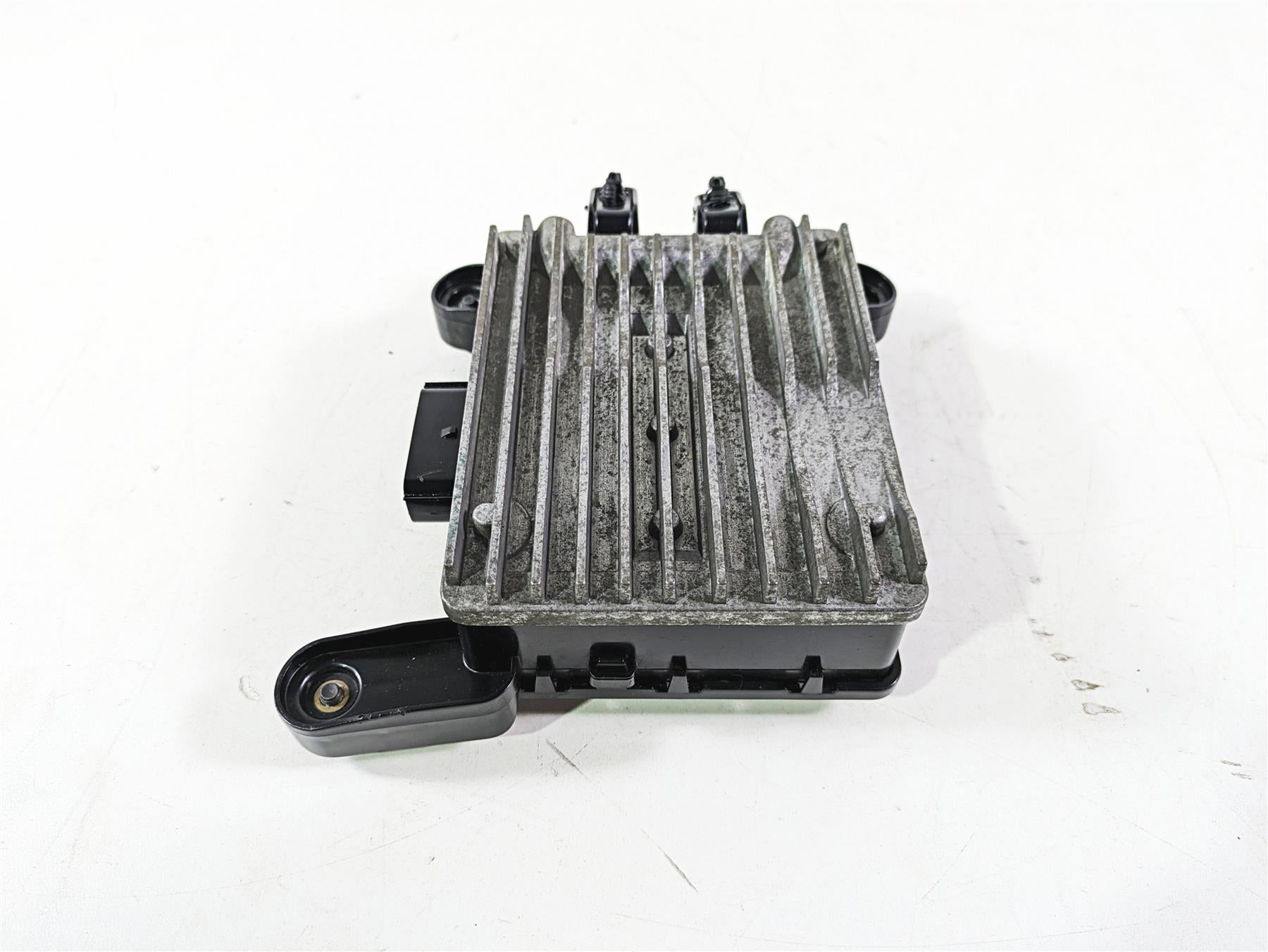 2018 Indian Chieftain Dark Horse Front Radio Amp Amplifier Module 4015980 {{ shop.shopifyCountryName }} - Mototech271