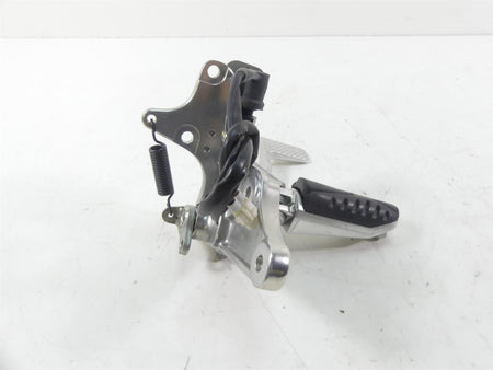 2013 Yamaha VMX17 V-Max 1700 Right Foot Peg + Brake Pedal Set 2S3-27443-00-00 {{ shop.shopifyCountryName }} - Mototech271