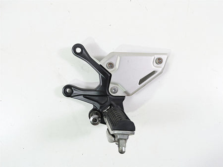 2020 Kawasaki Z900 ZR900 Left Front Foot Peg & Mount 35063-1399-18R {{ shop.shopifyCountryName }} - Mototech271