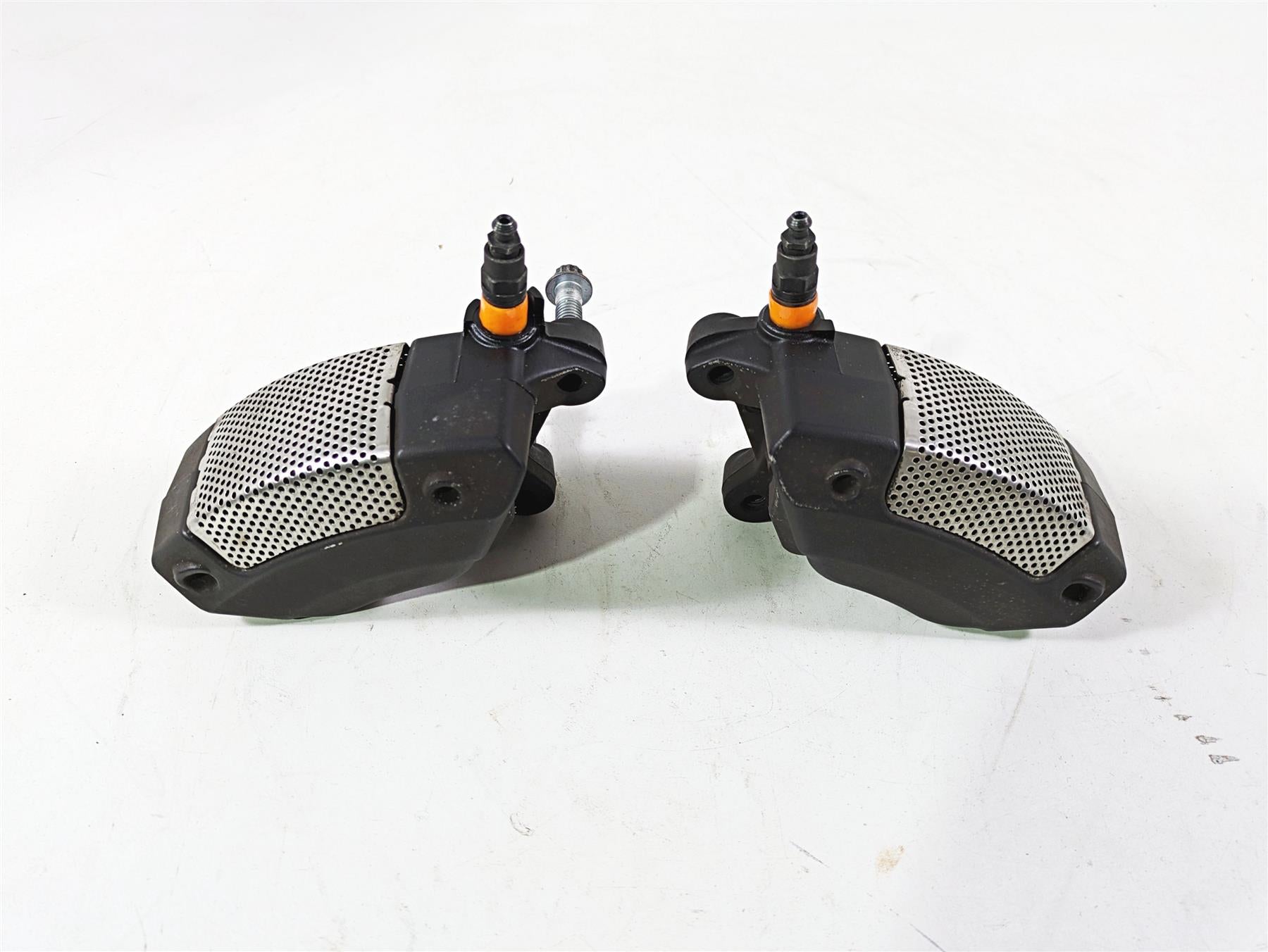 2020 Harley Touring FLHT Electra Glide Front Brake Caliper Set 43027-08 44023-08 {{ shop.shopifyCountryName }} - Mototech271